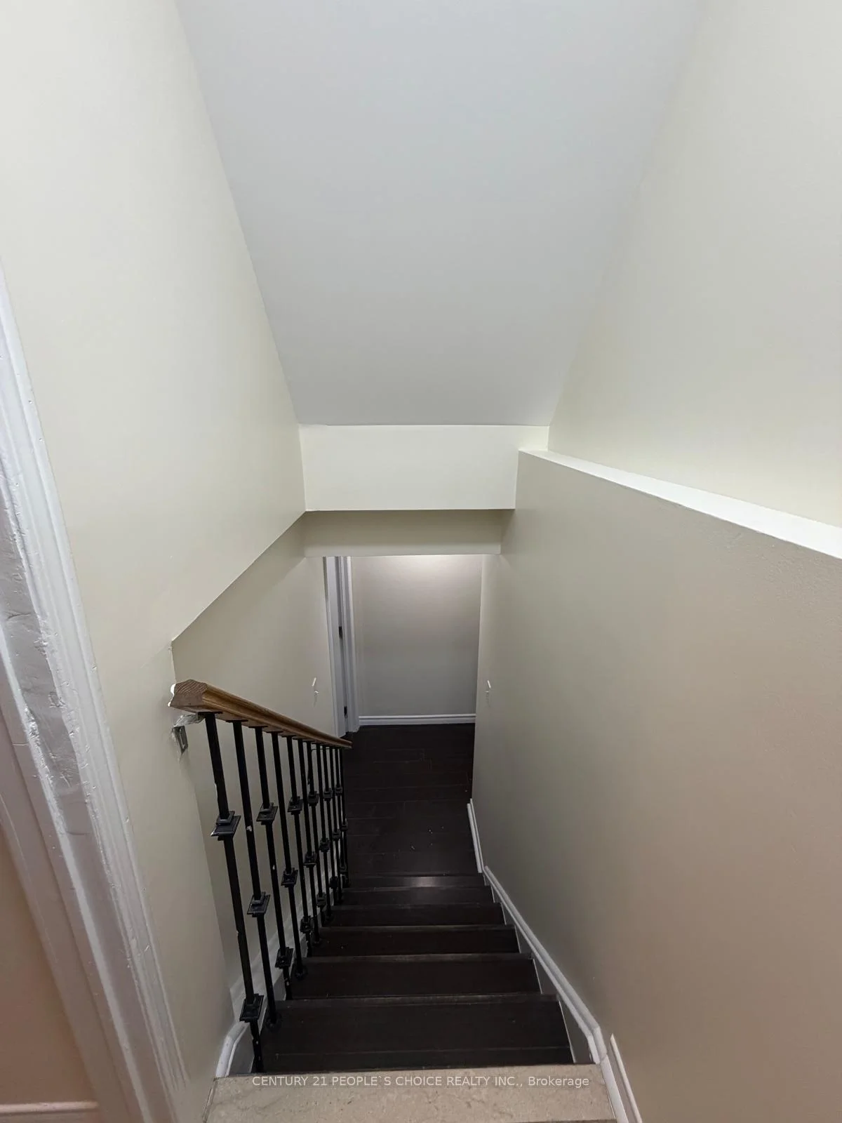 Photo 10 of Unit Bsmt, 459 Pettit Trail, Milton, Clarke — HOMEH