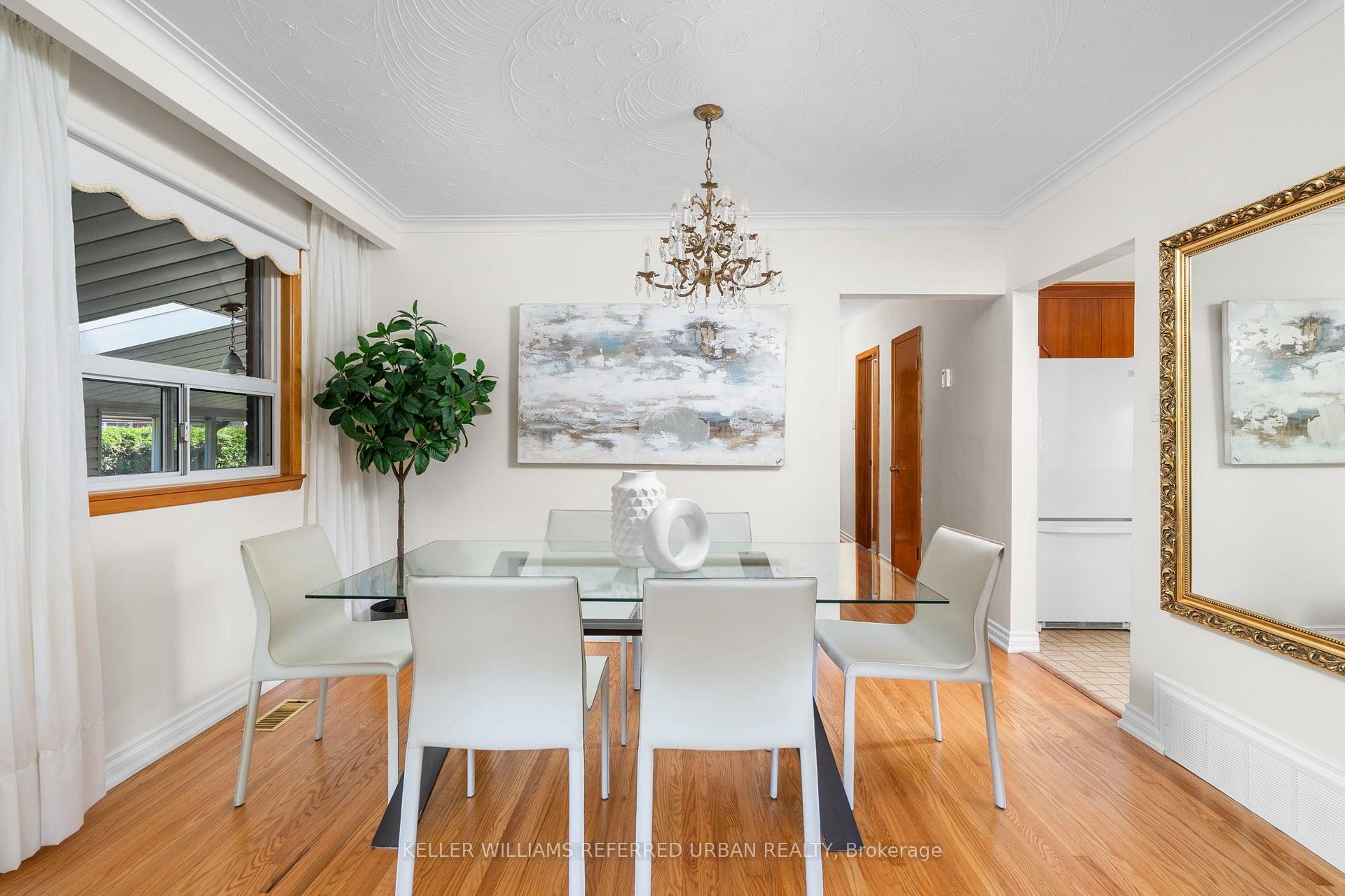 Photo 8 of 19 Groverdale Road, Etobicoke, Etobicoke West Mall — HOMEH