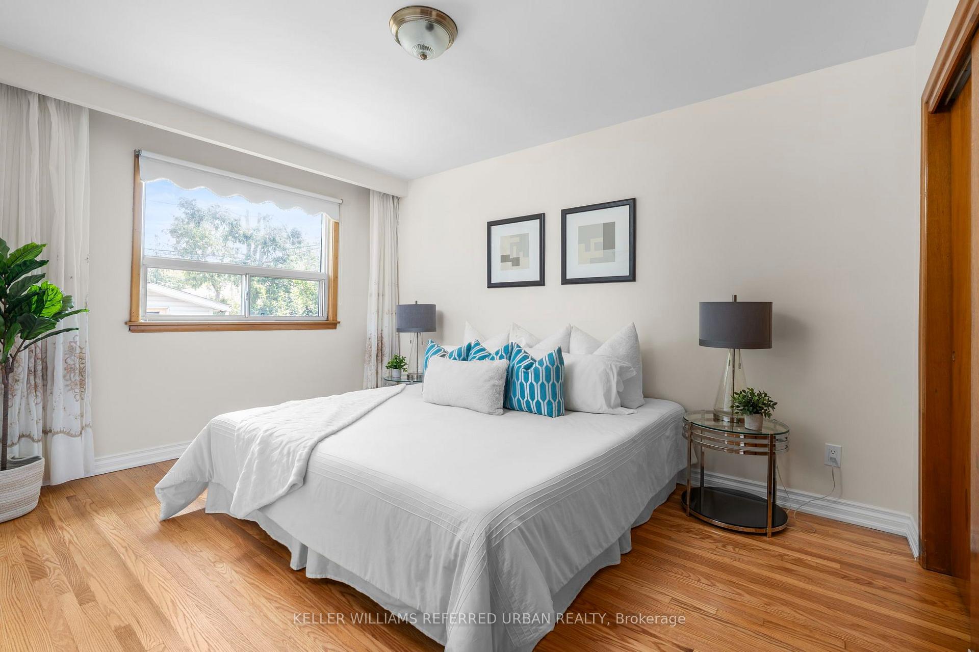 Photo 17 of 19 Groverdale Road, Etobicoke, Etobicoke West Mall — HOMEH