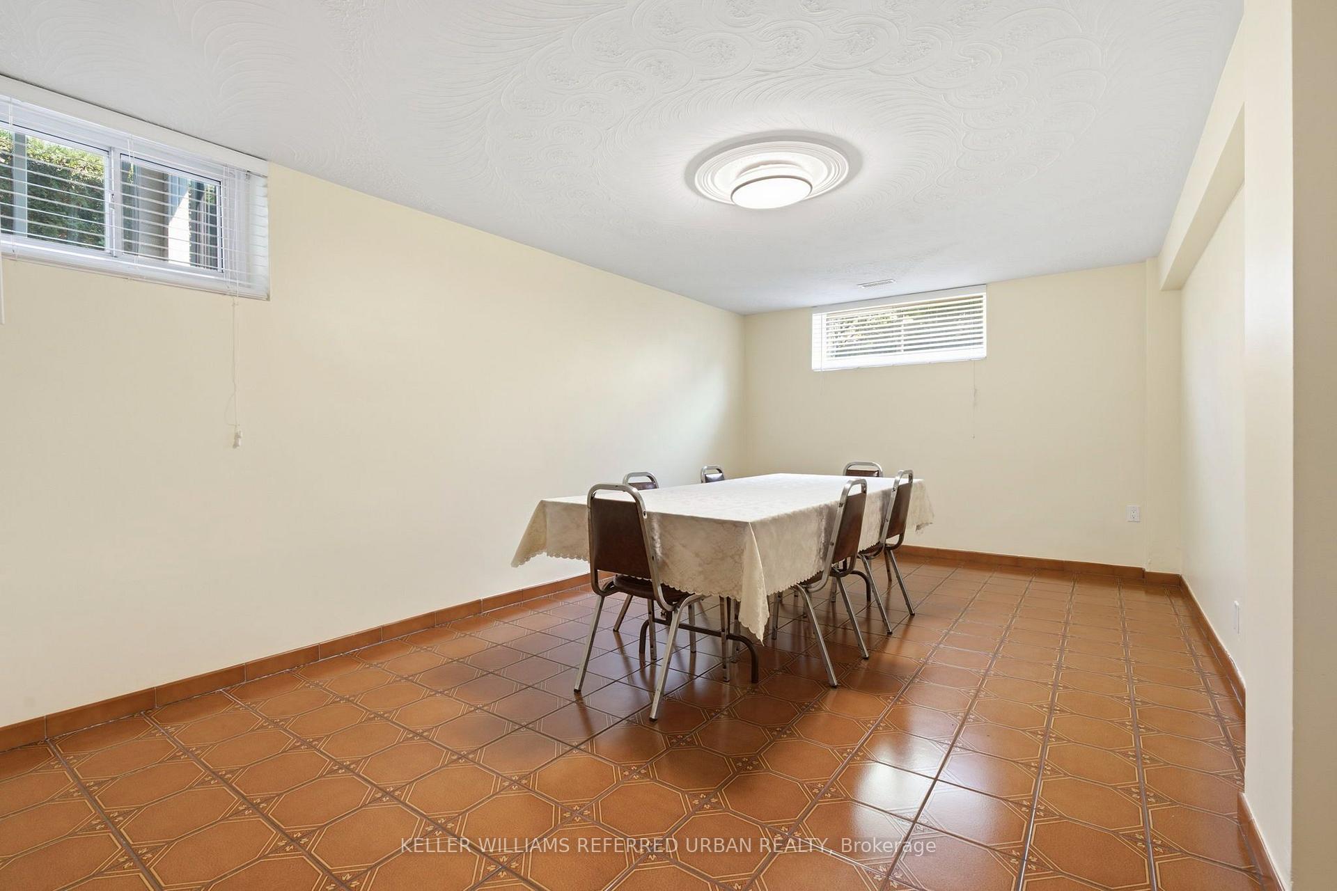 Photo 24 of 19 Groverdale Road, Etobicoke, Etobicoke West Mall — HOMEH