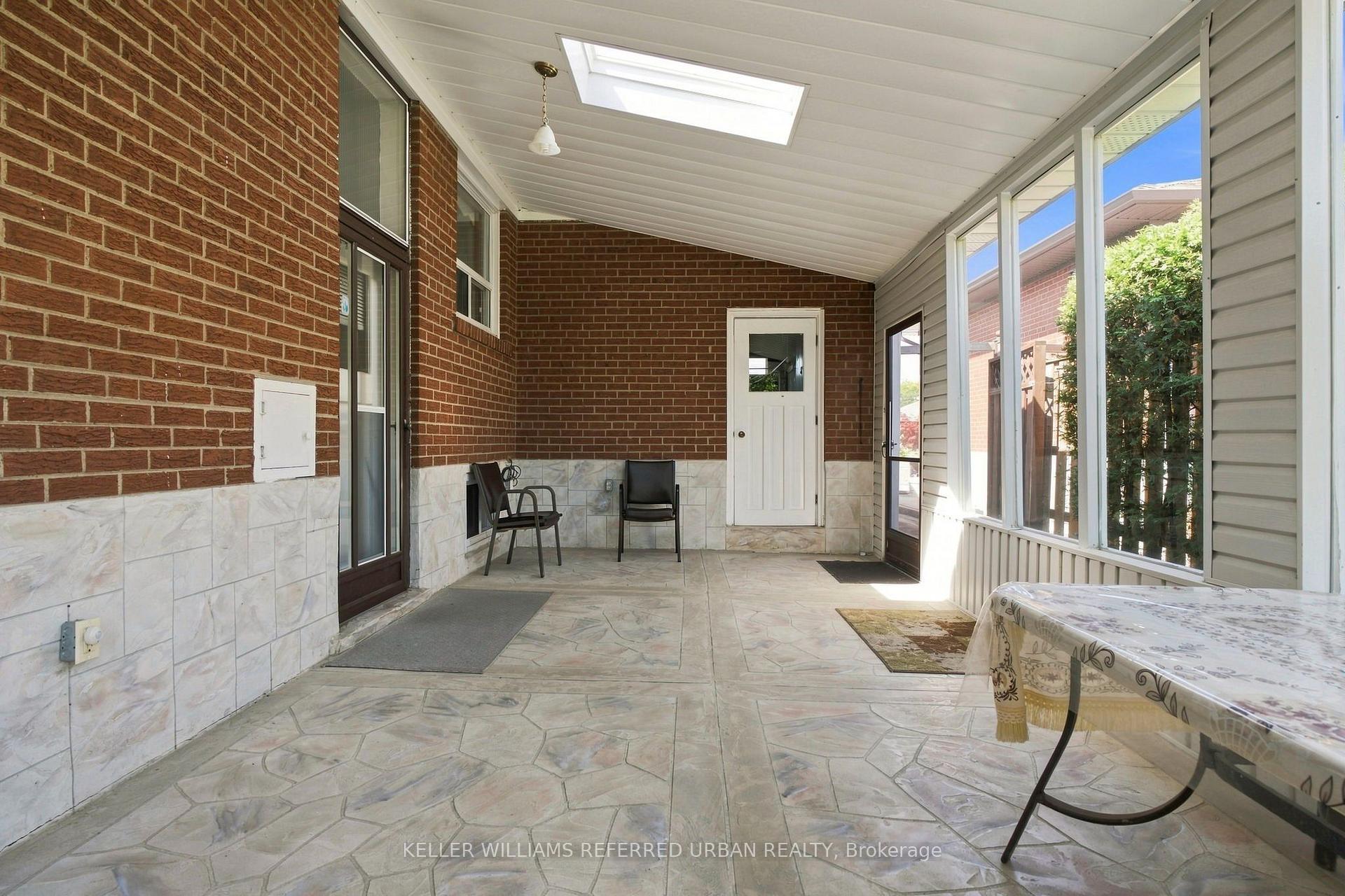 Photo 33 of 19 Groverdale Road, Etobicoke, Etobicoke West Mall — HOMEH