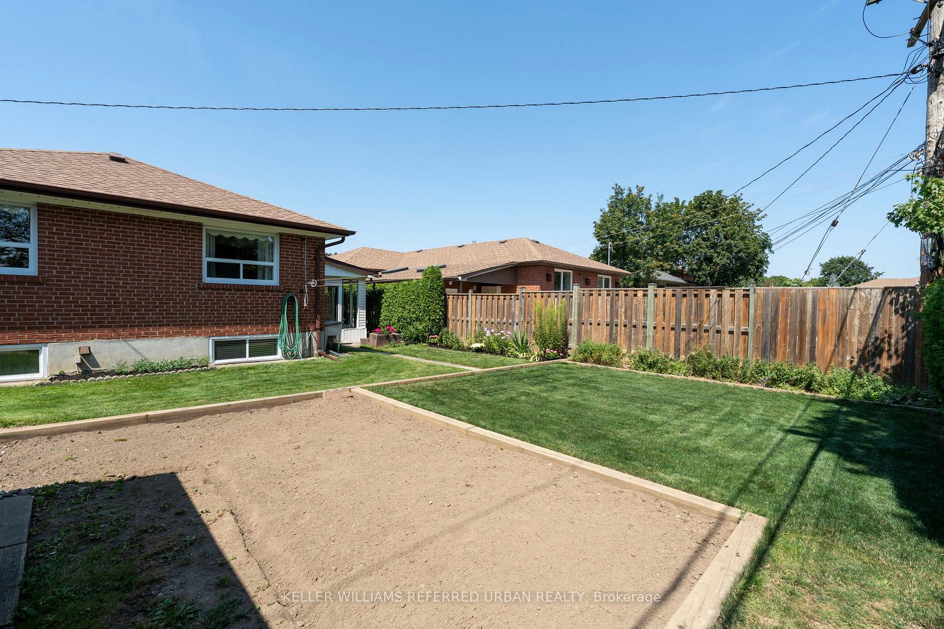 Photo 37 of 19 Groverdale Road, Etobicoke, Etobicoke West Mall — HOMEH