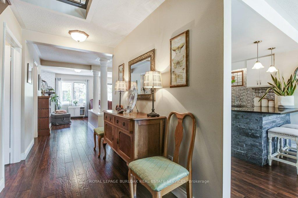 Photo 5 of 4 Edgewater Drive, Hamilton, Lakeshore — HOMEH