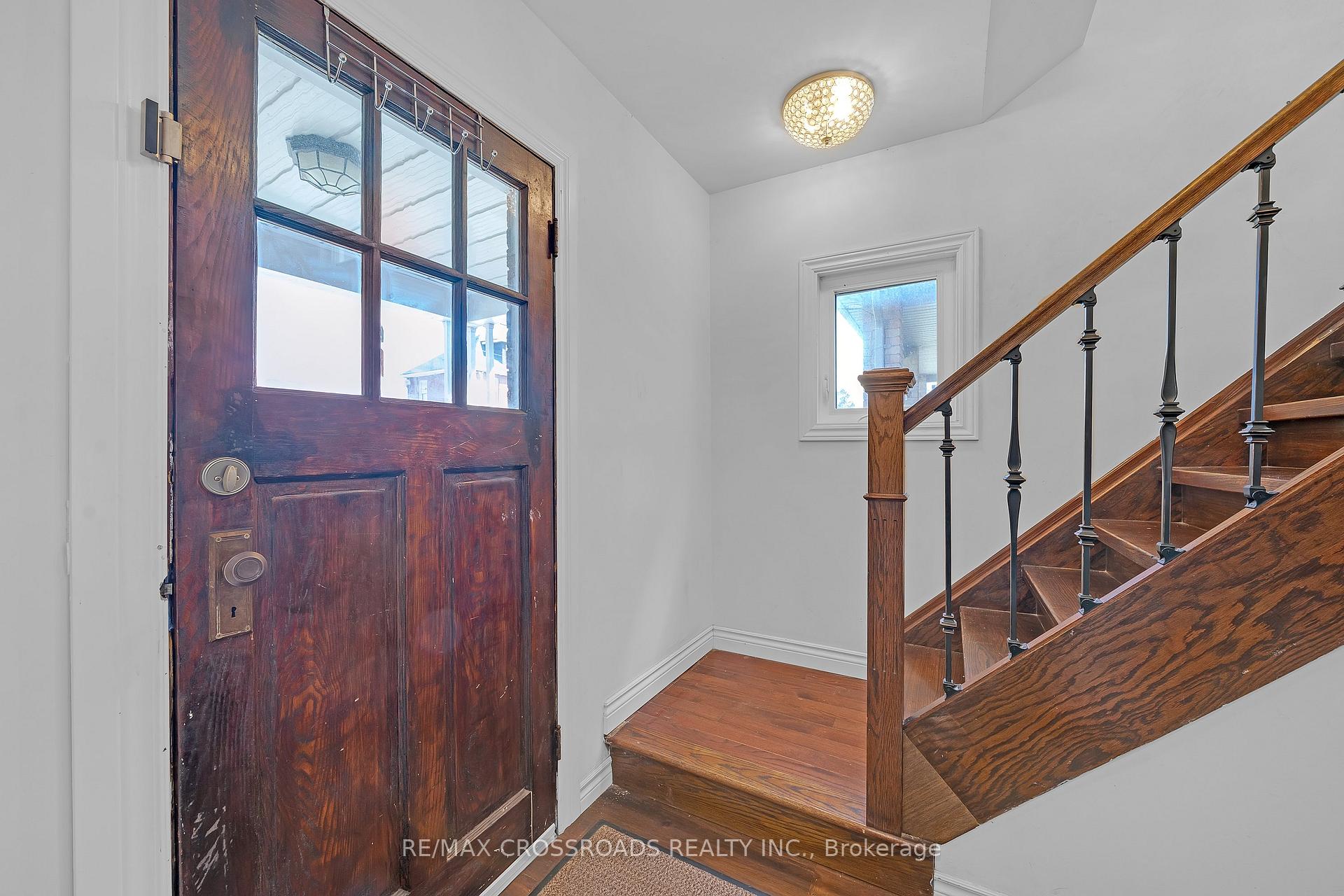 Photo 3 of 111 Elgin Street W, Oshawa, O'Neill — HOMEH