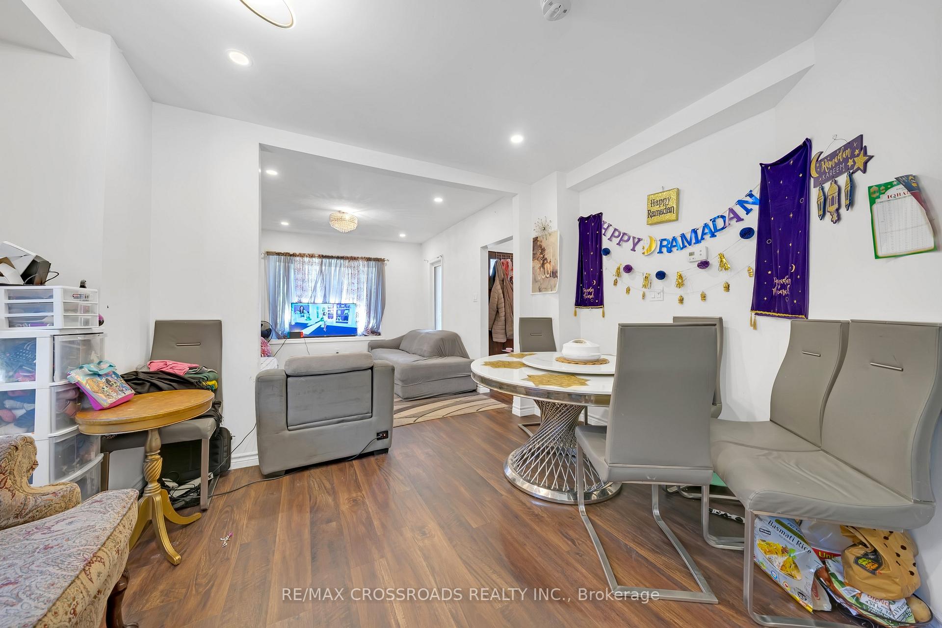 Photo 8 of 111 Elgin Street W, Oshawa, O'Neill — HOMEH