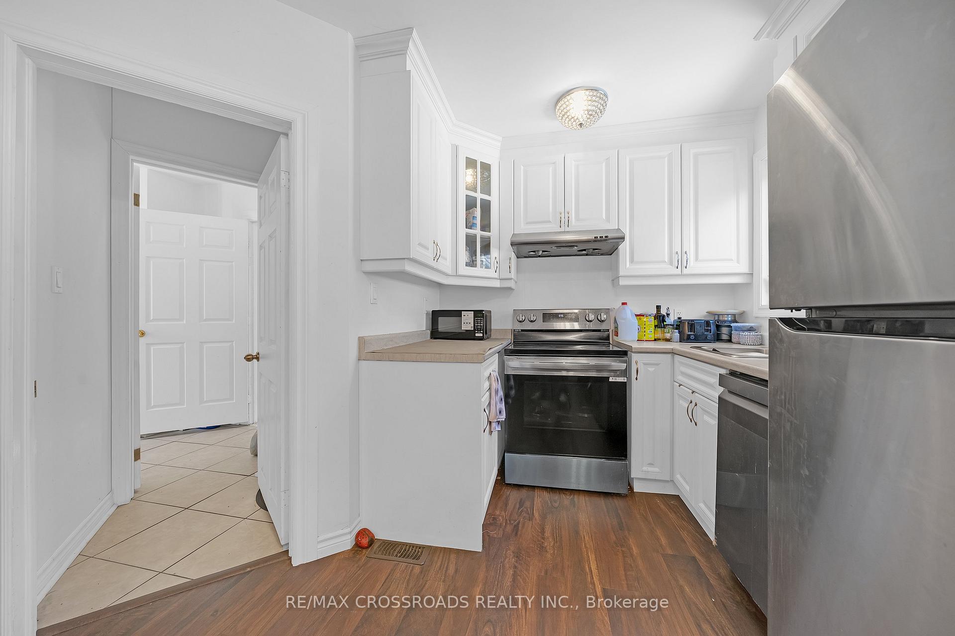Photo 11 of 111 Elgin Street W, Oshawa, O'Neill — HOMEH