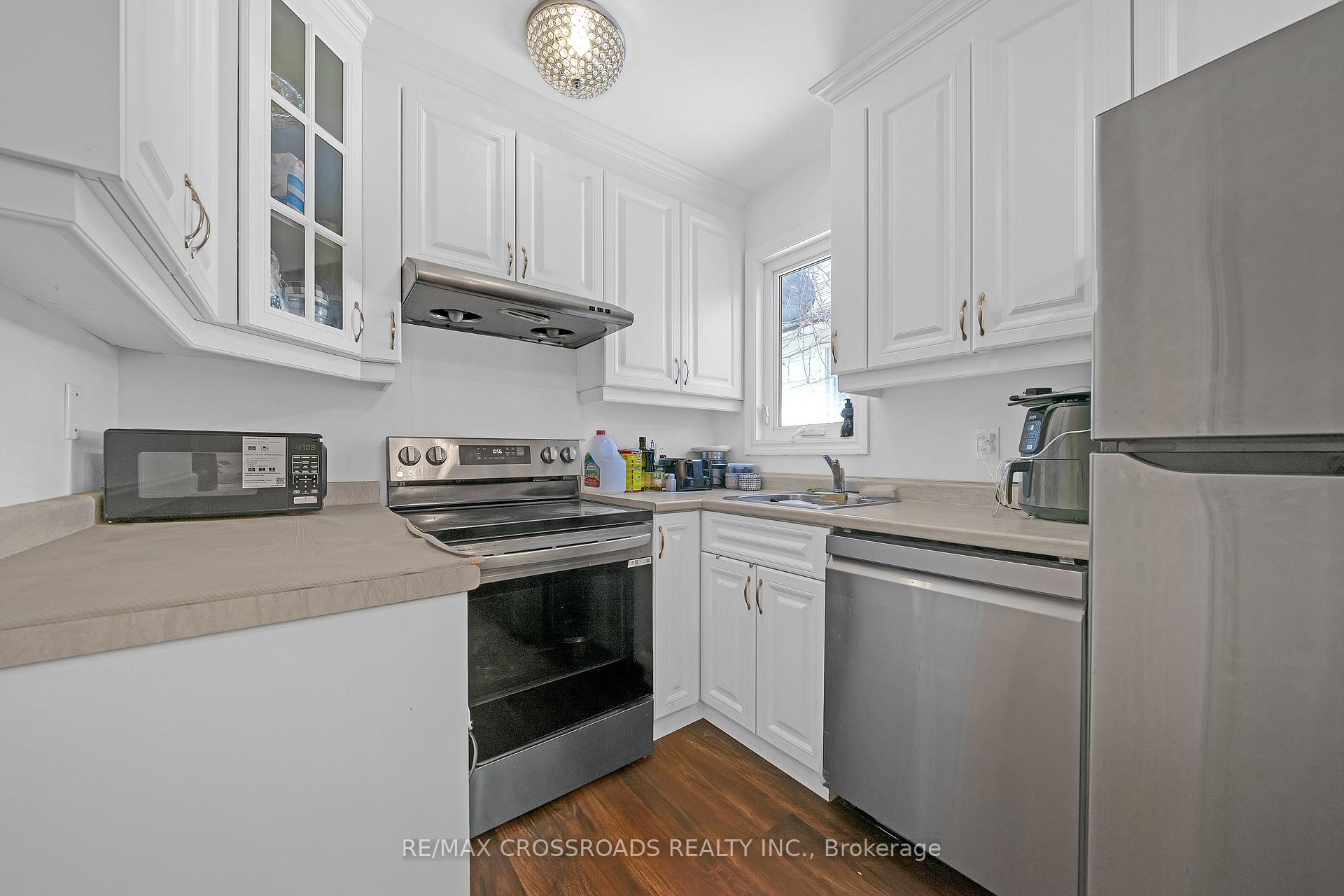 Photo 12 of 111 Elgin Street W, Oshawa, O'Neill — HOMEH