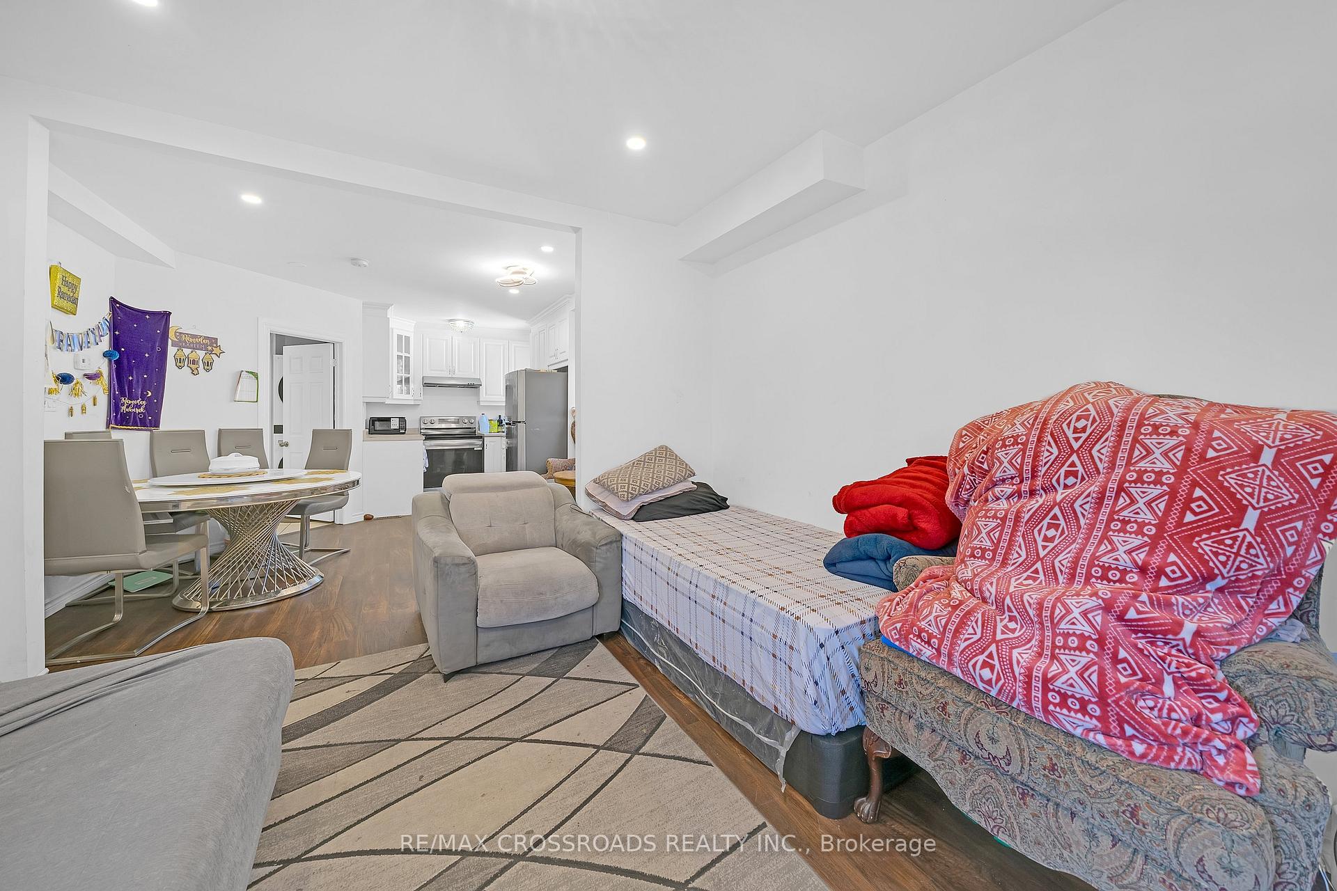 Photo 14 of 111 Elgin Street W, Oshawa, O'Neill — HOMEH