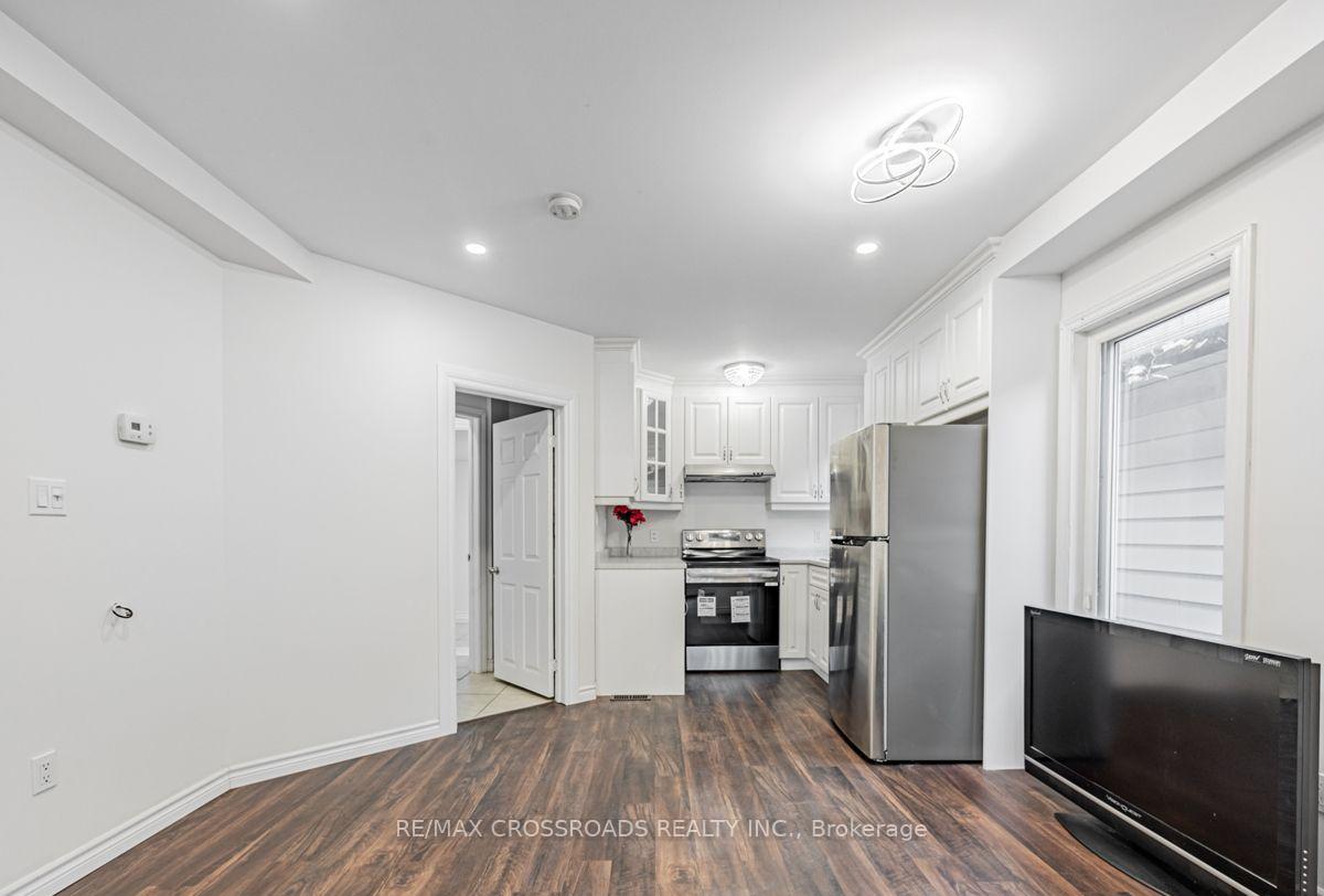 Photo 16 of 111 Elgin Street W, Oshawa, O'Neill — HOMEH
