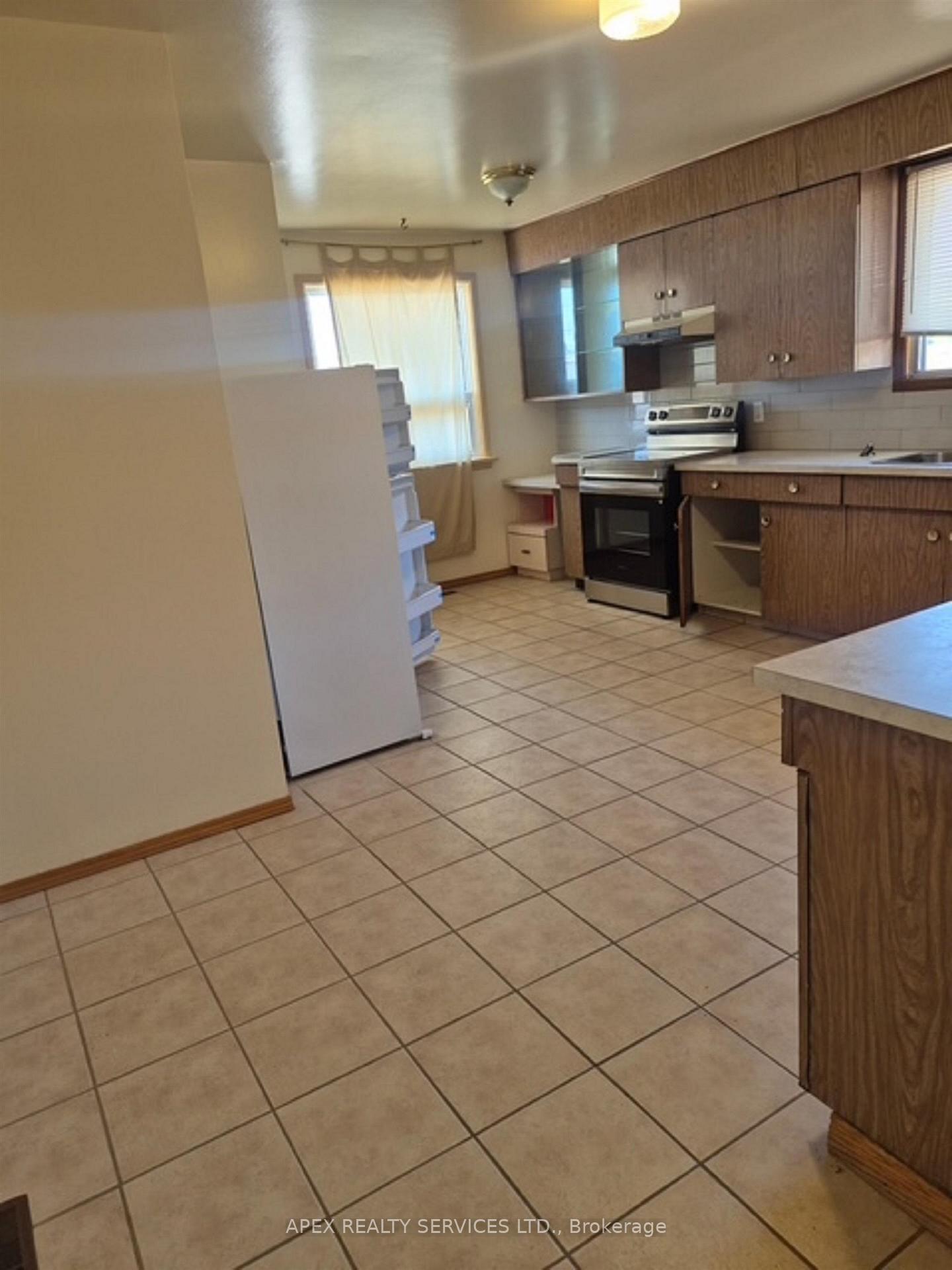 Photo 6 of 380 Winnpeg Avenue, Thunder Bay, Academy Heights — HOMEH