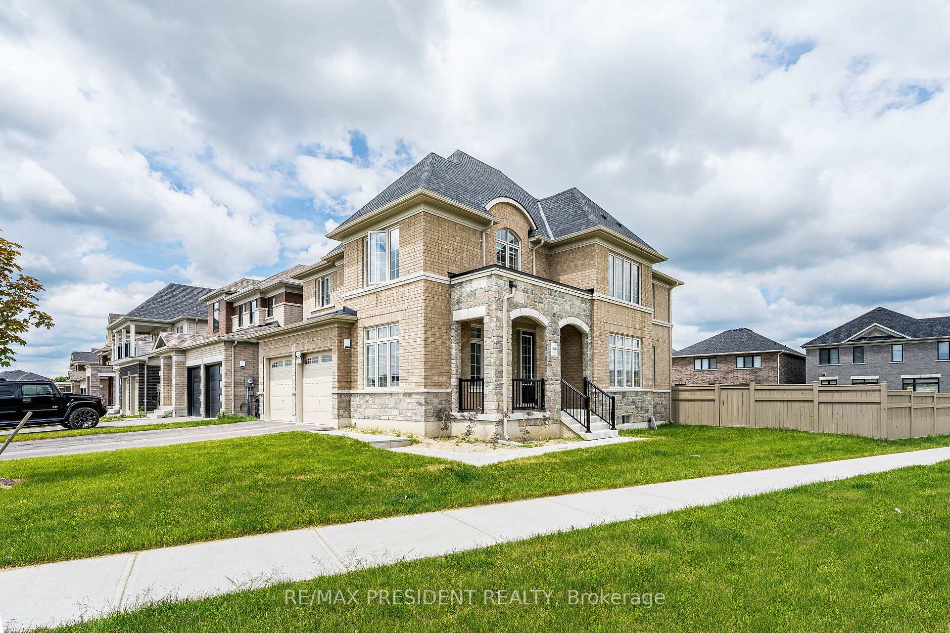 Photo 5 of 2 Hawthorns Gardens, Adjala-Tosorontio, Colgan — HOMEH