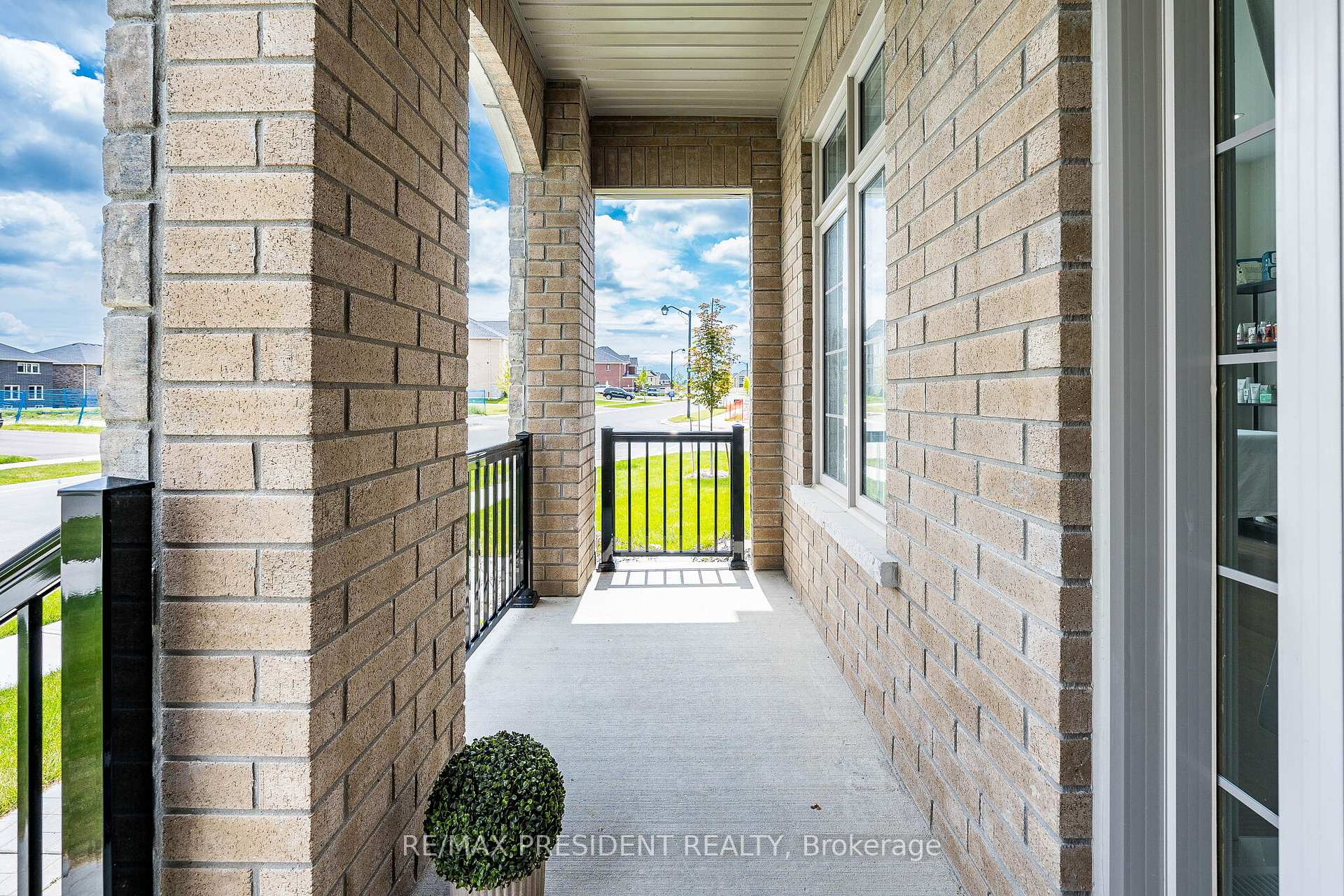 Photo 6 of 2 Hawthorns Gardens, Adjala-Tosorontio, Colgan — HOMEH