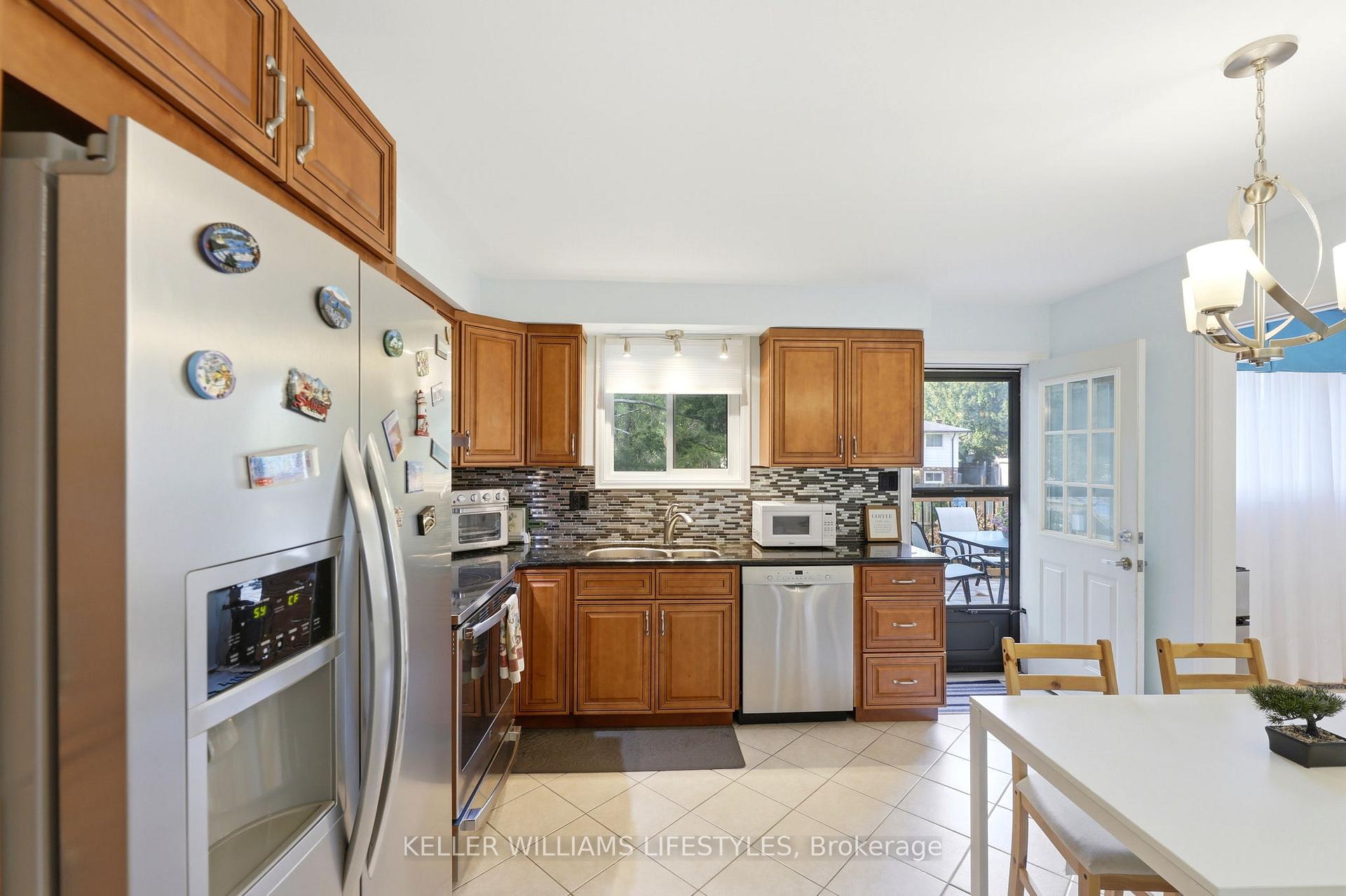 Photo 15 of 65 Gablewood Crescent, London, North F — HOMEH