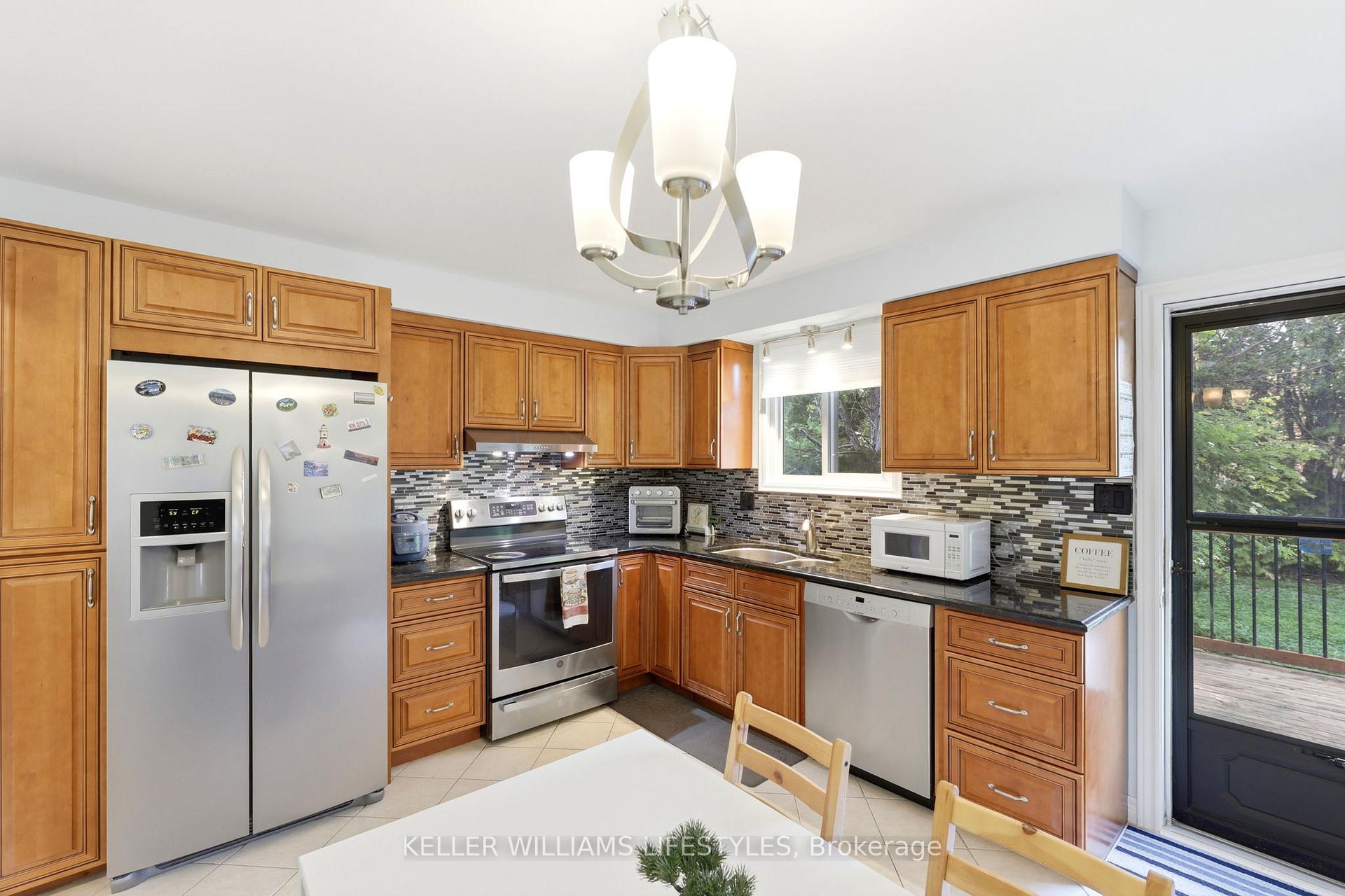 Photo 16 of 65 Gablewood Crescent, London, North F — HOMEH