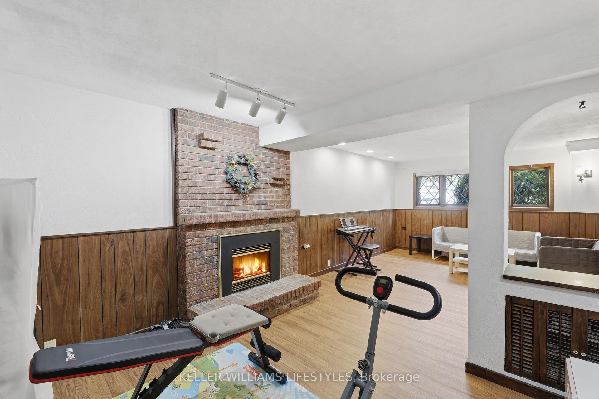 Photo 31 of 65 Gablewood Crescent, London, North F — HOMEH
