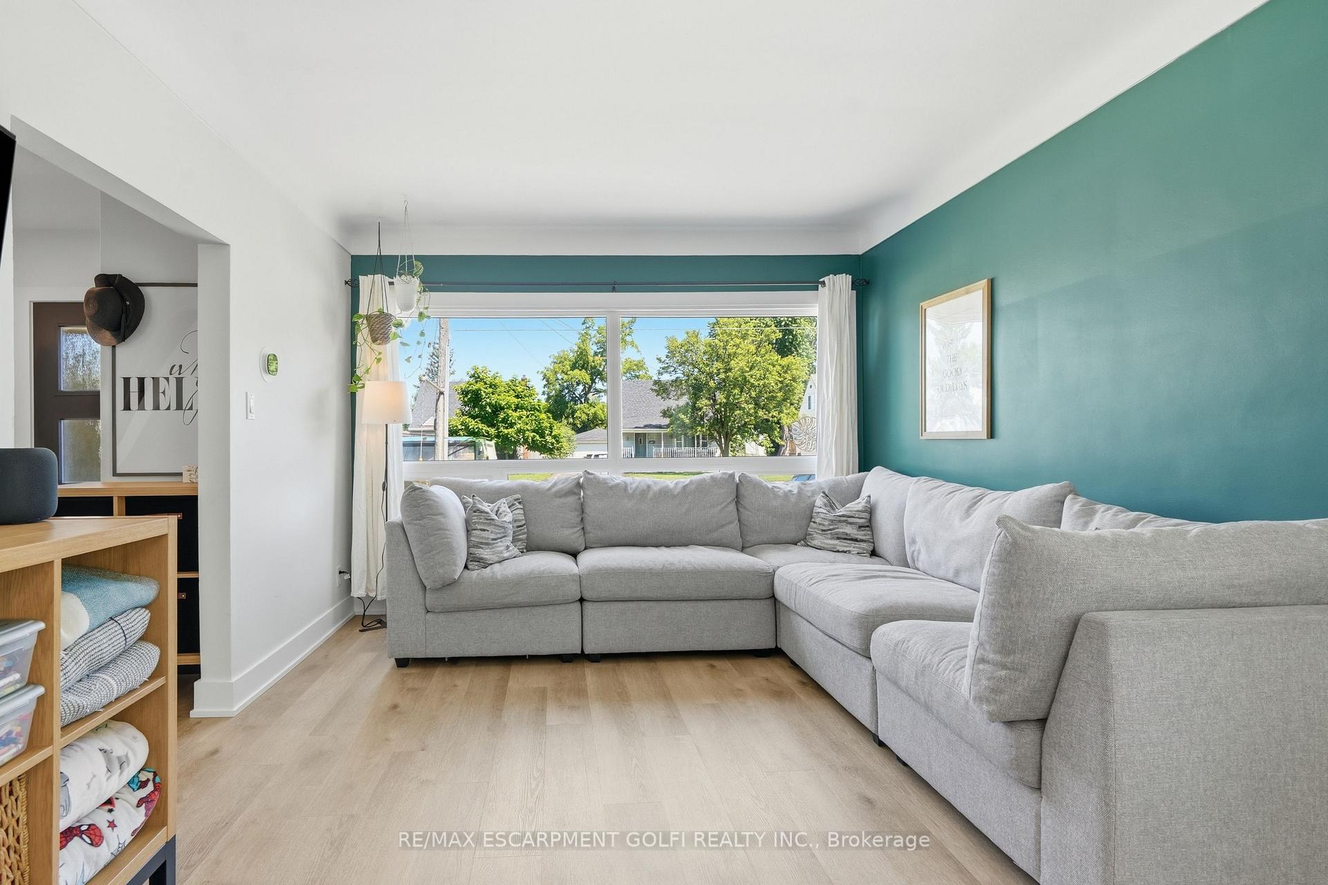 Photo 4 of 6680 Mcleod Road, Niagara Falls, Oldfield — HOMEH