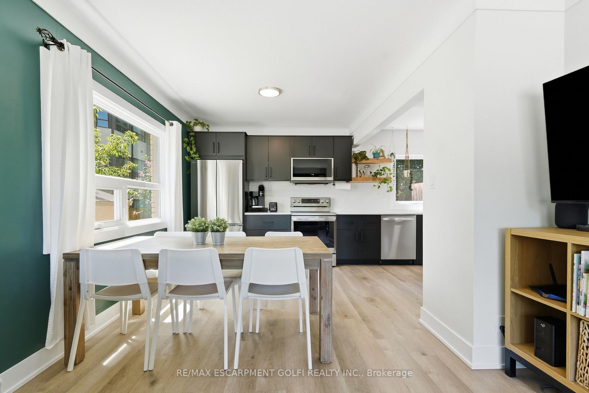 Photo 5 of 6680 Mcleod Road, Niagara Falls, Oldfield — HOMEH