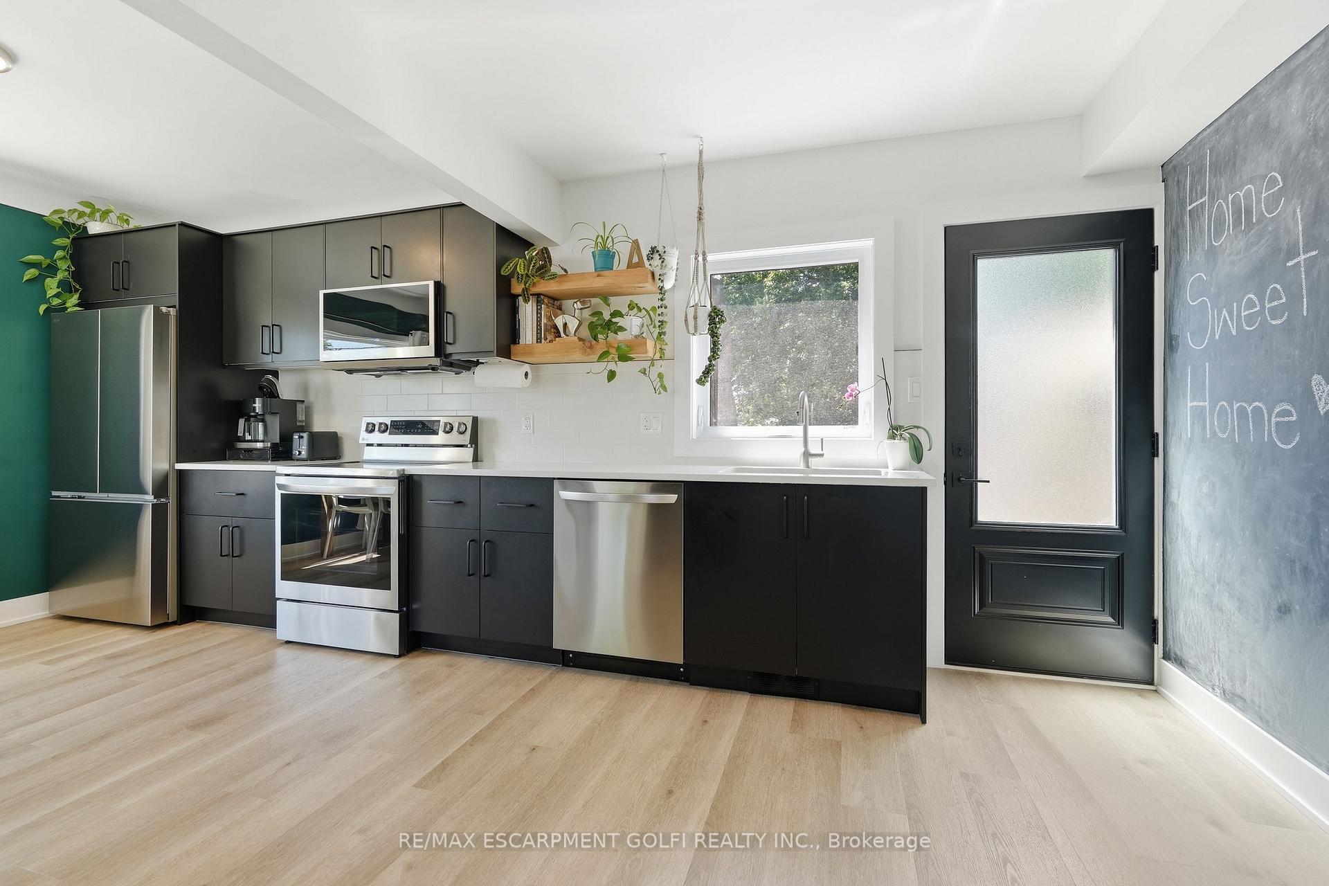 Photo 10 of 6680 Mcleod Road, Niagara Falls, Oldfield — HOMEH