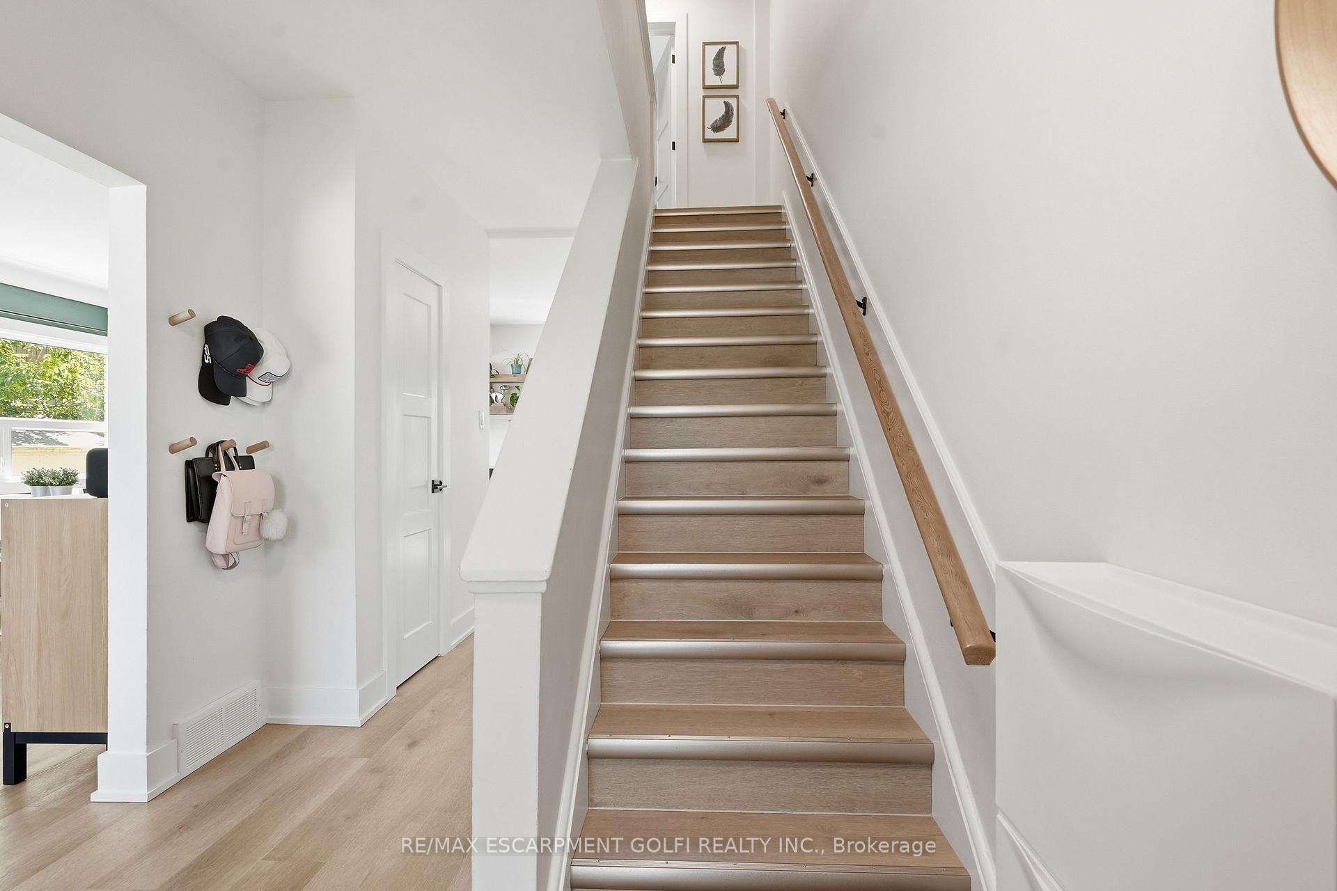 Photo 12 of 6680 Mcleod Road, Niagara Falls, Oldfield — HOMEH