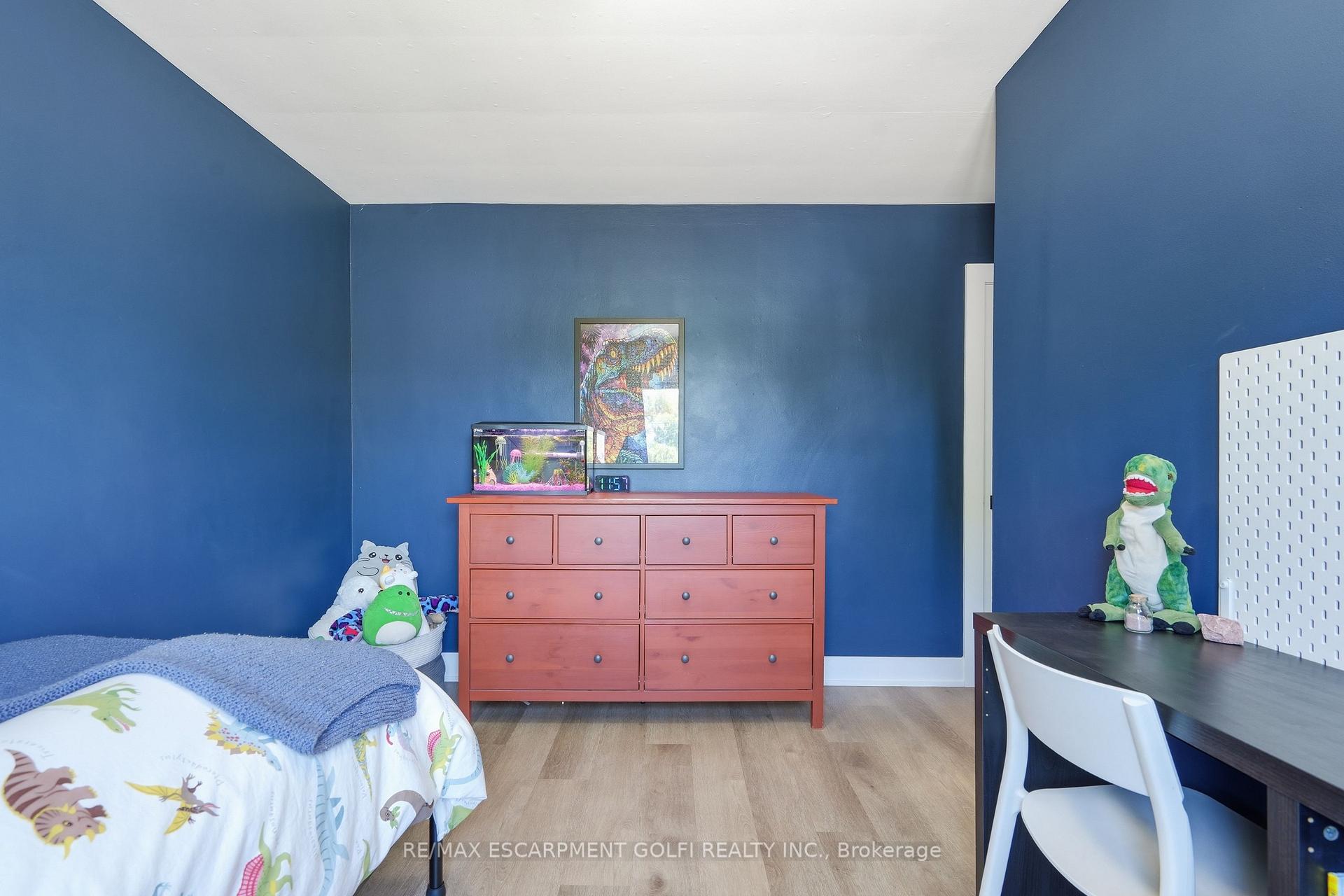 Photo 16 of 6680 Mcleod Road, Niagara Falls, Oldfield — HOMEH