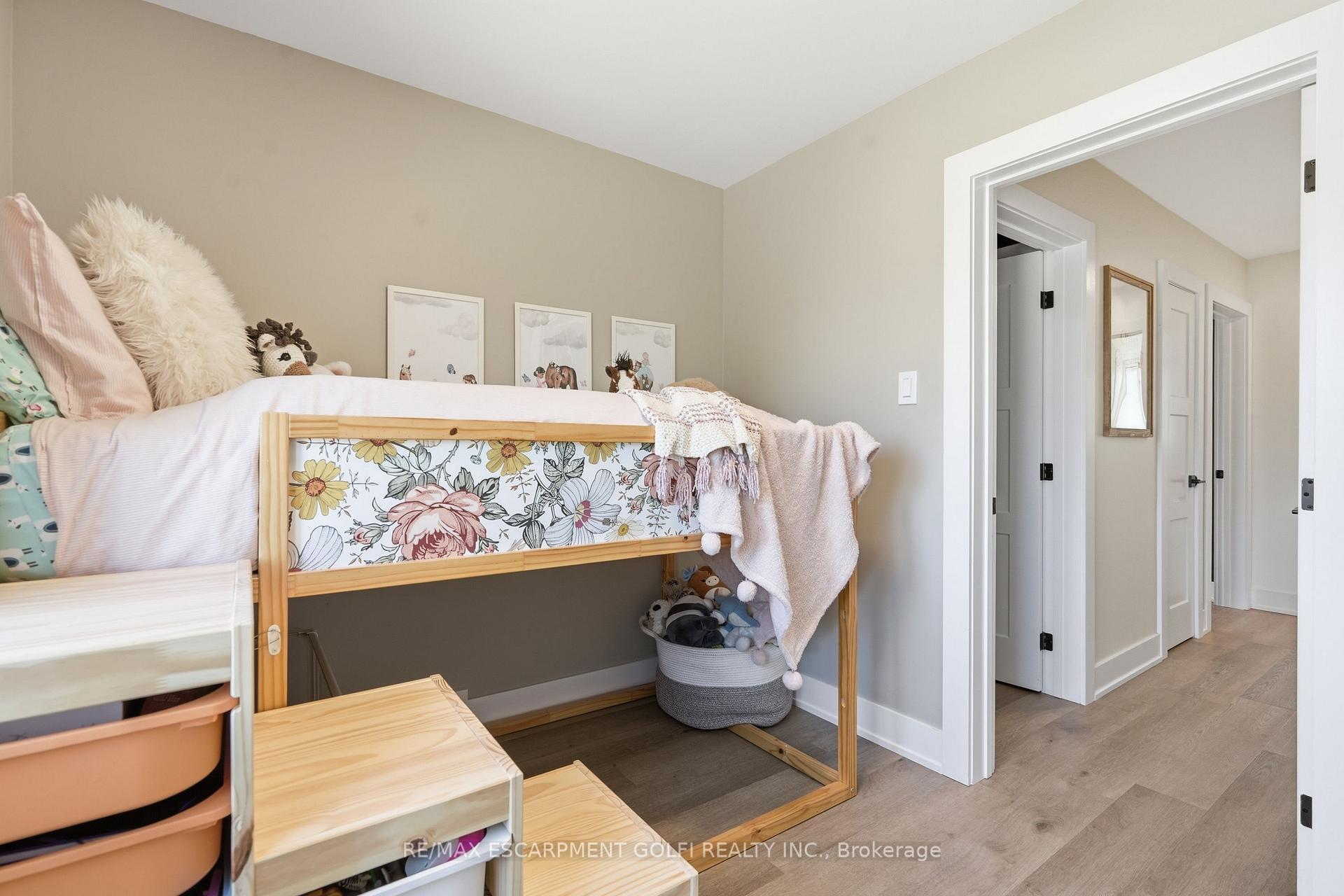 Photo 18 of 6680 Mcleod Road, Niagara Falls, Oldfield — HOMEH