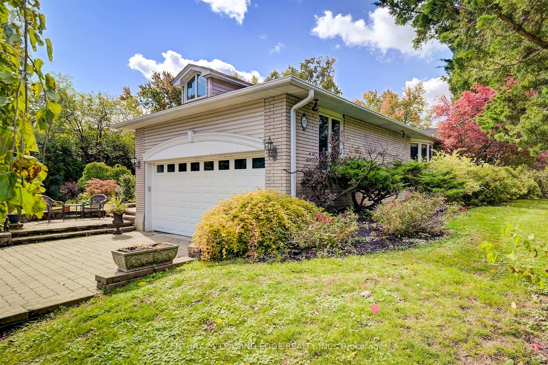 Photo 3 of 171 Krieghoff Avenue, Markham, Unionville — HOMEH