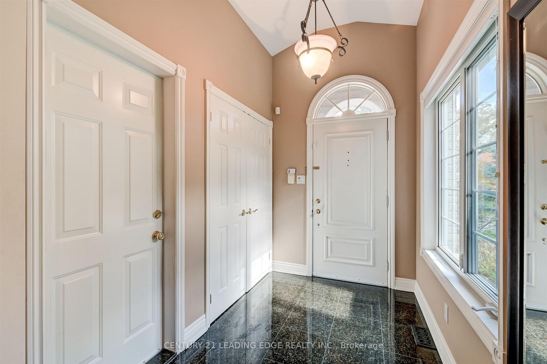 Photo 4 of 171 Krieghoff Avenue, Markham, Unionville — HOMEH