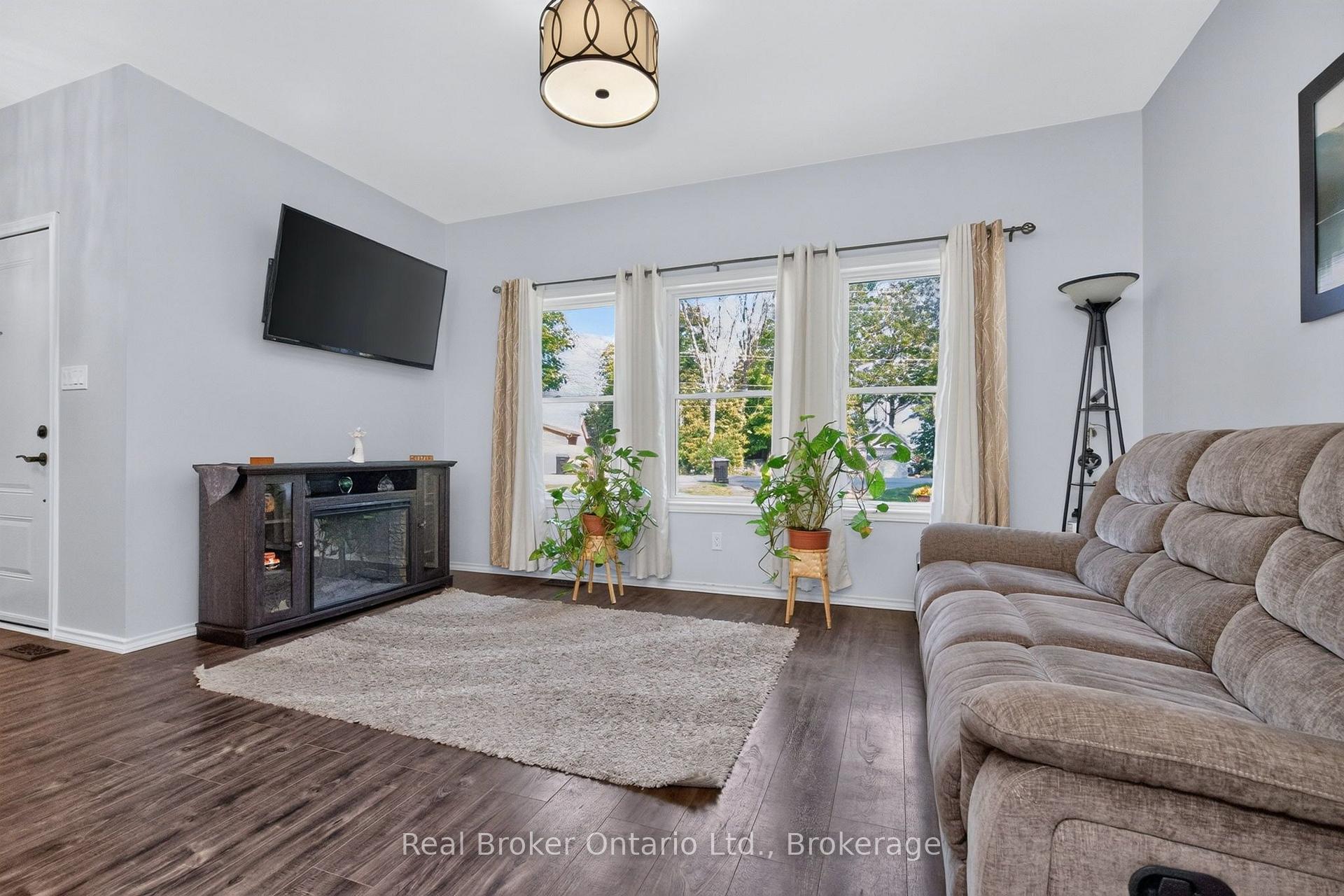 Photo 8 of 75 Bourgeois Beach Road, Tay, Victoria Harbour — HOMEH