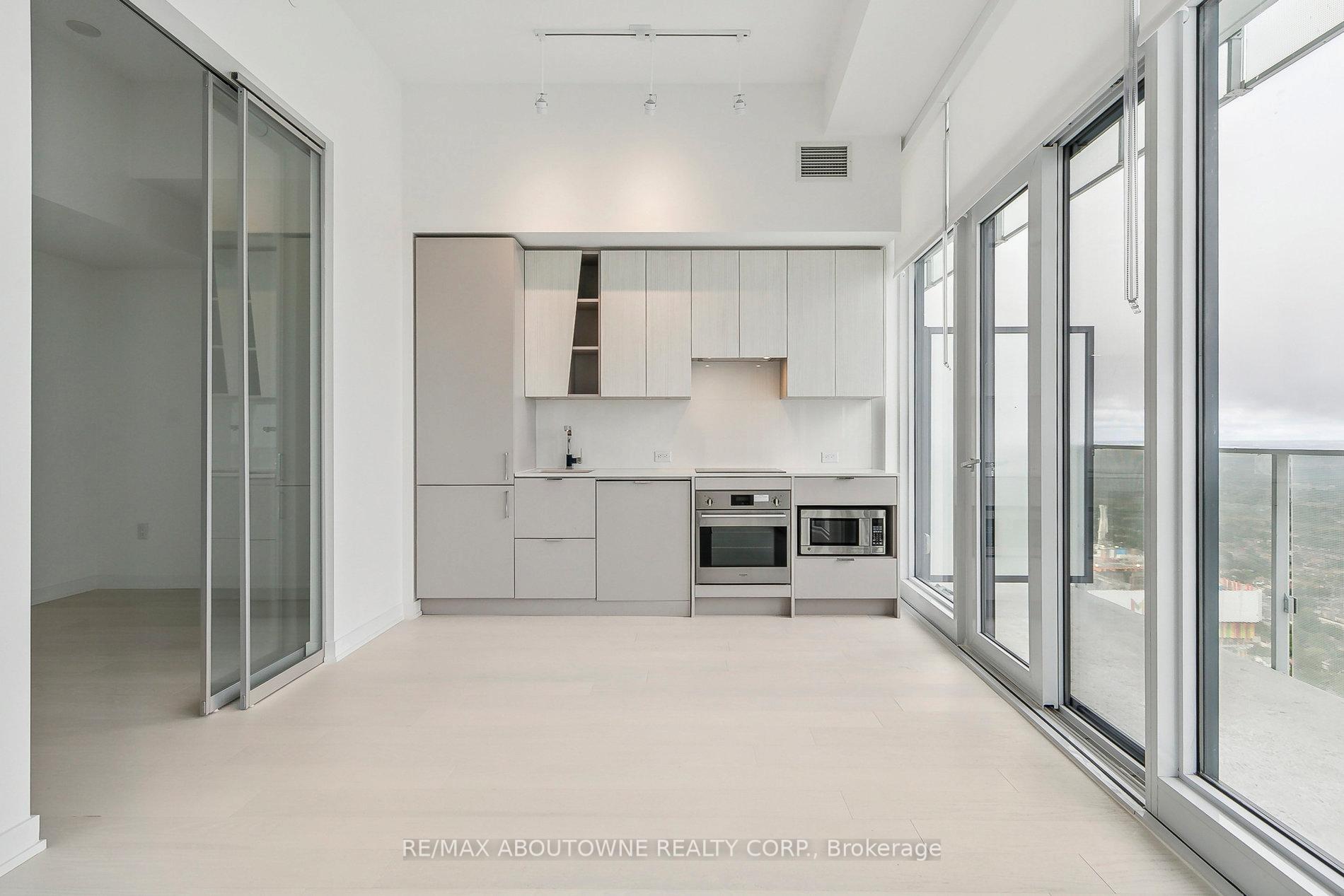 Photo 7 of Unit 6001, 3883 Quartz Road, Mississauga, City Centre — HOMEH