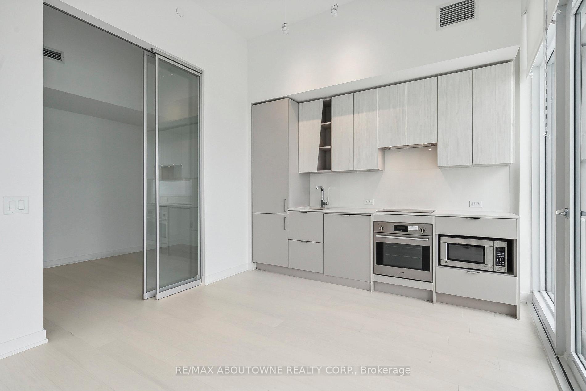 Photo 8 of Unit 6001, 3883 Quartz Road, Mississauga, City Centre — HOMEH