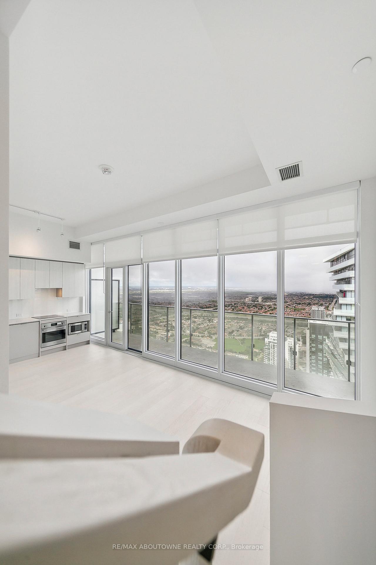 Photo 10 of Unit 6001, 3883 Quartz Road, Mississauga, City Centre — HOMEH