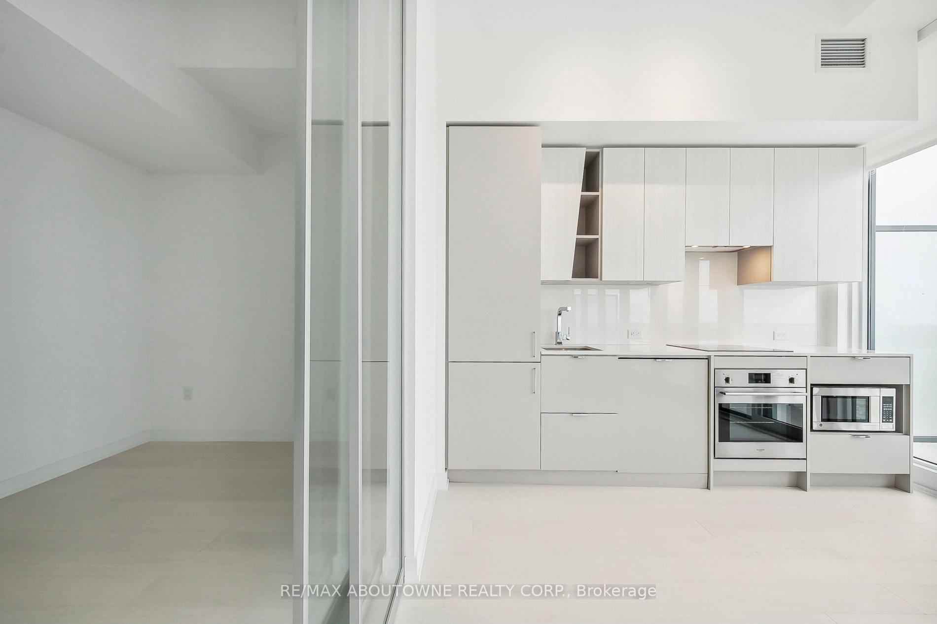 Photo 11 of Unit 6001, 3883 Quartz Road, Mississauga, City Centre — HOMEH