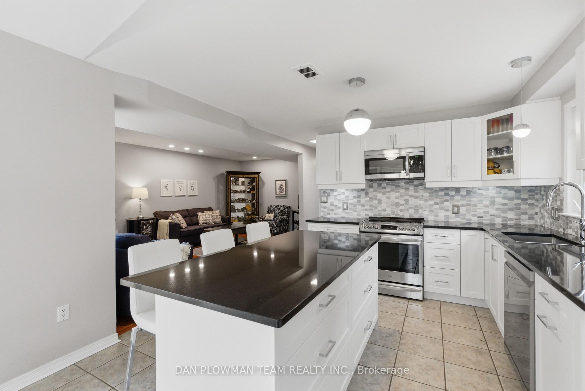 Photo 12 of 28 Bayshore Drive, Loyalist, Bath — HOMEH