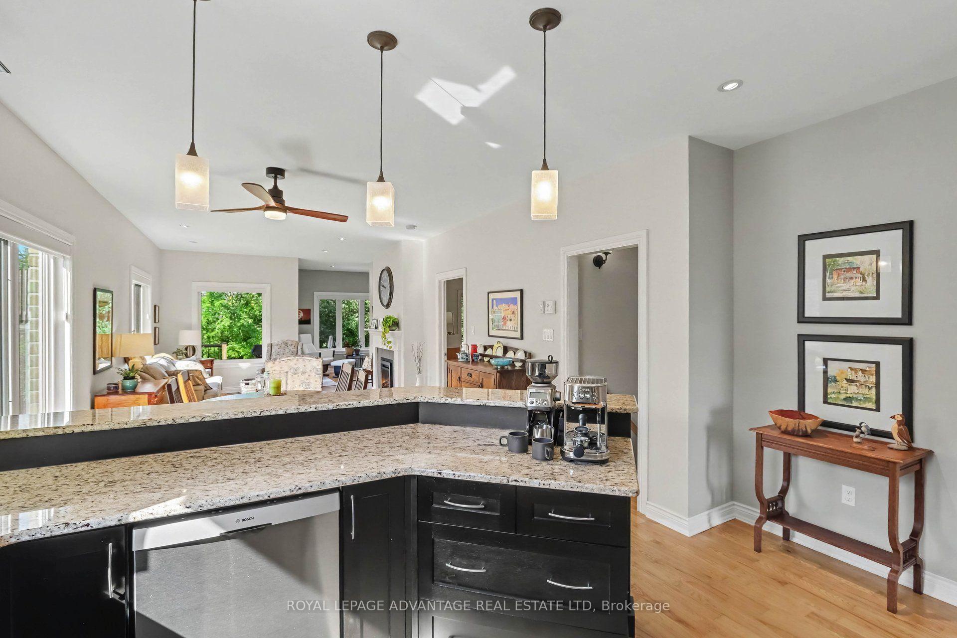 Photo 10 of 129 Mac Campbell Drive, Perth, Perth — HOMEH