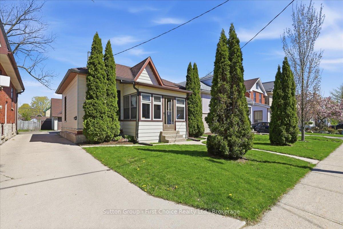 Photo 1 of 49 Well Street, Stratford — HOMEH