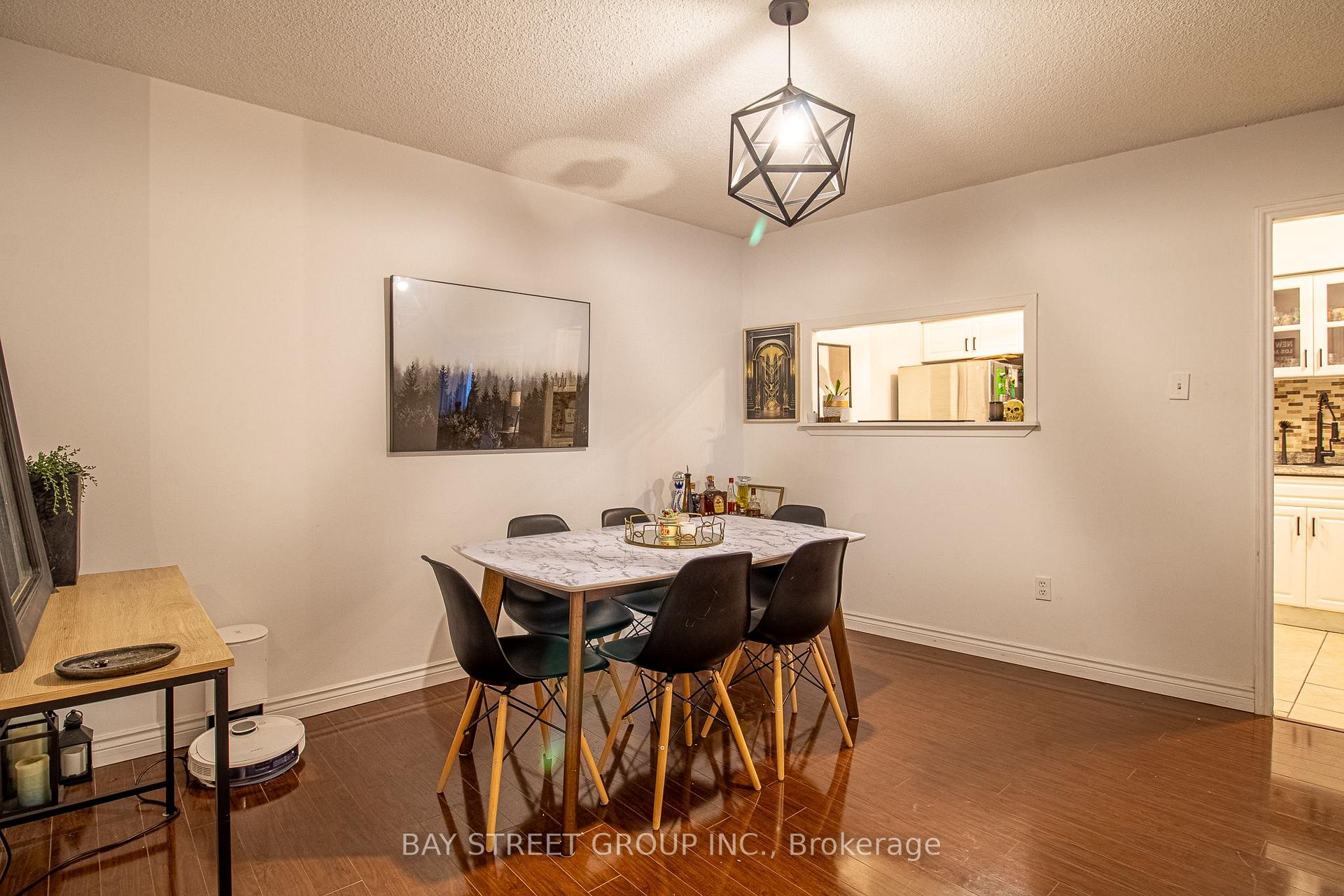 Photo 4 of Unit 1712, 2050 Bridletowne Circle, Scarborough, L'Amoreaux — HOMEH