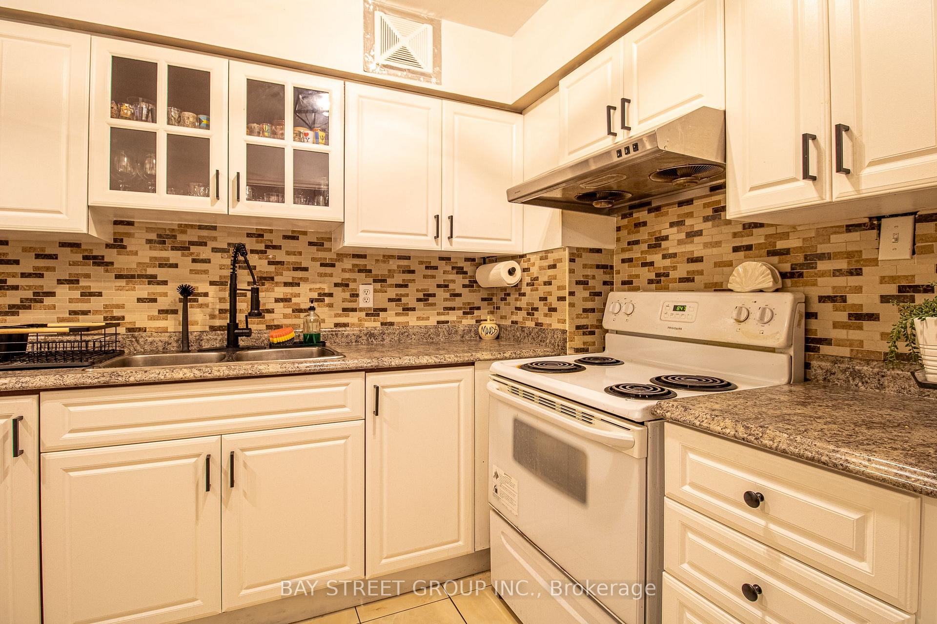 Photo 8 of Unit 1712, 2050 Bridletowne Circle, Scarborough, L'Amoreaux — HOMEH