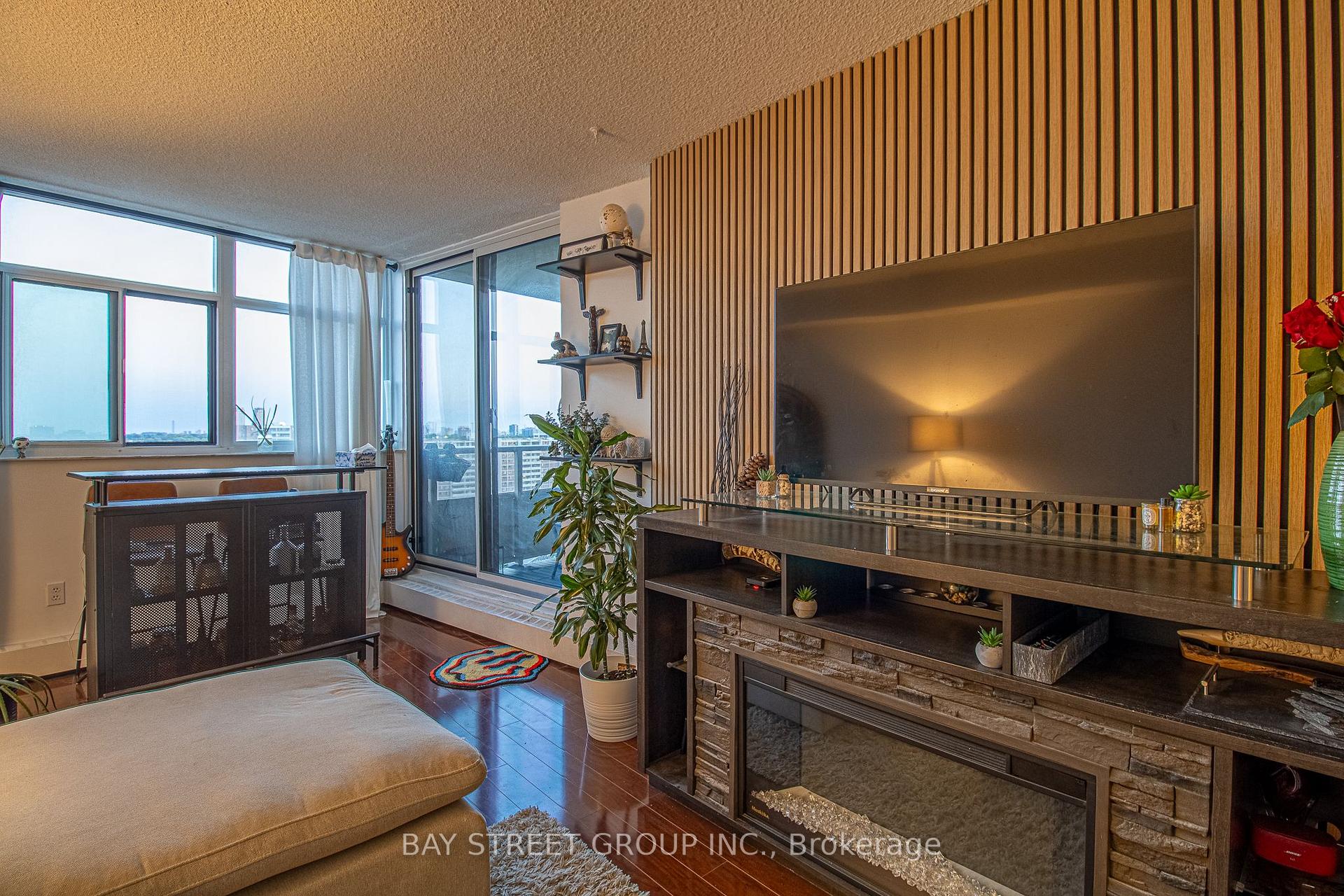 Photo 11 of Unit 1712, 2050 Bridletowne Circle, Scarborough, L'Amoreaux — HOMEH
