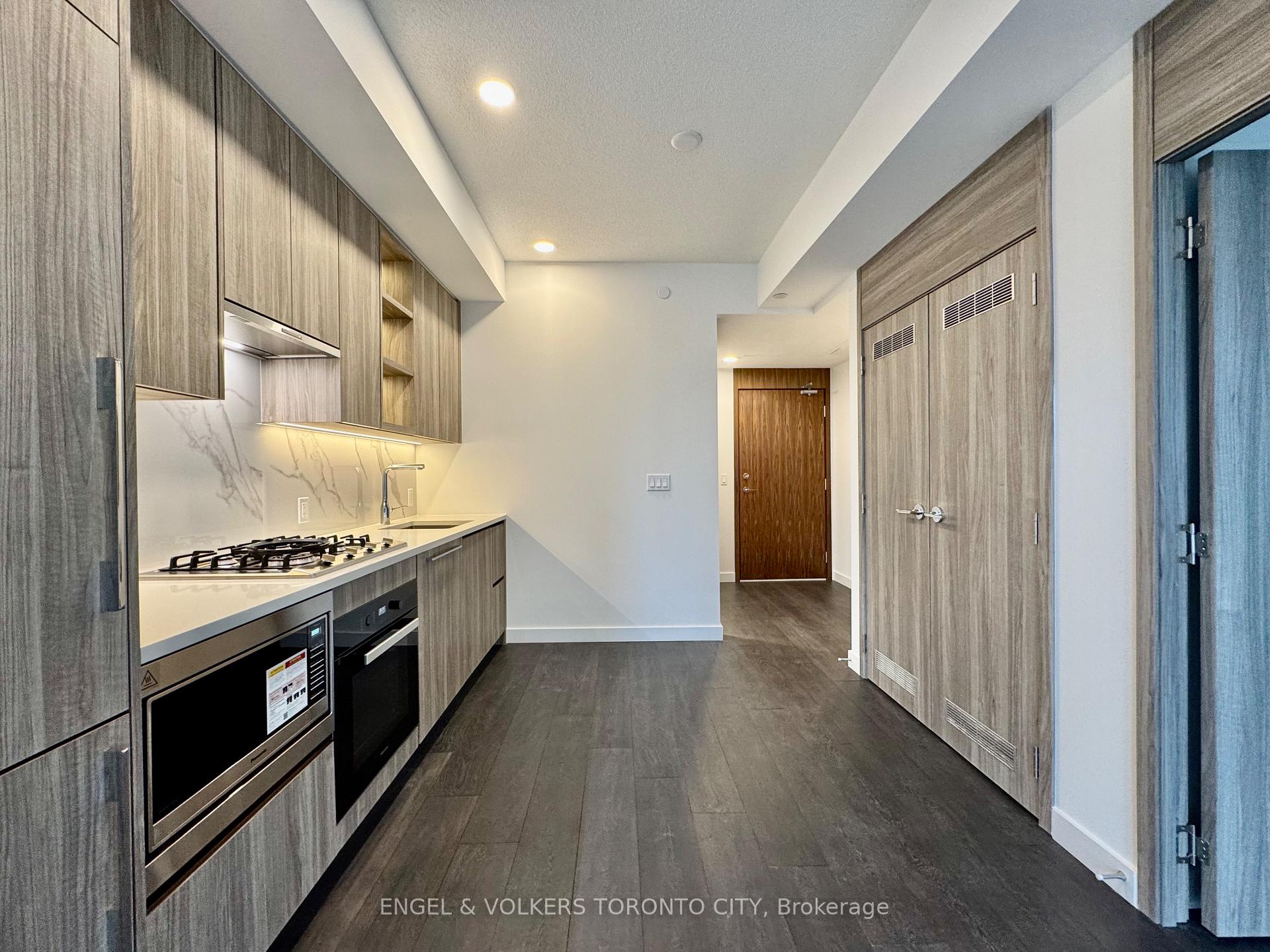 Photo 5 of Unit 1112, 75 Billes Heights, North York, Bayview Village — HOMEH
