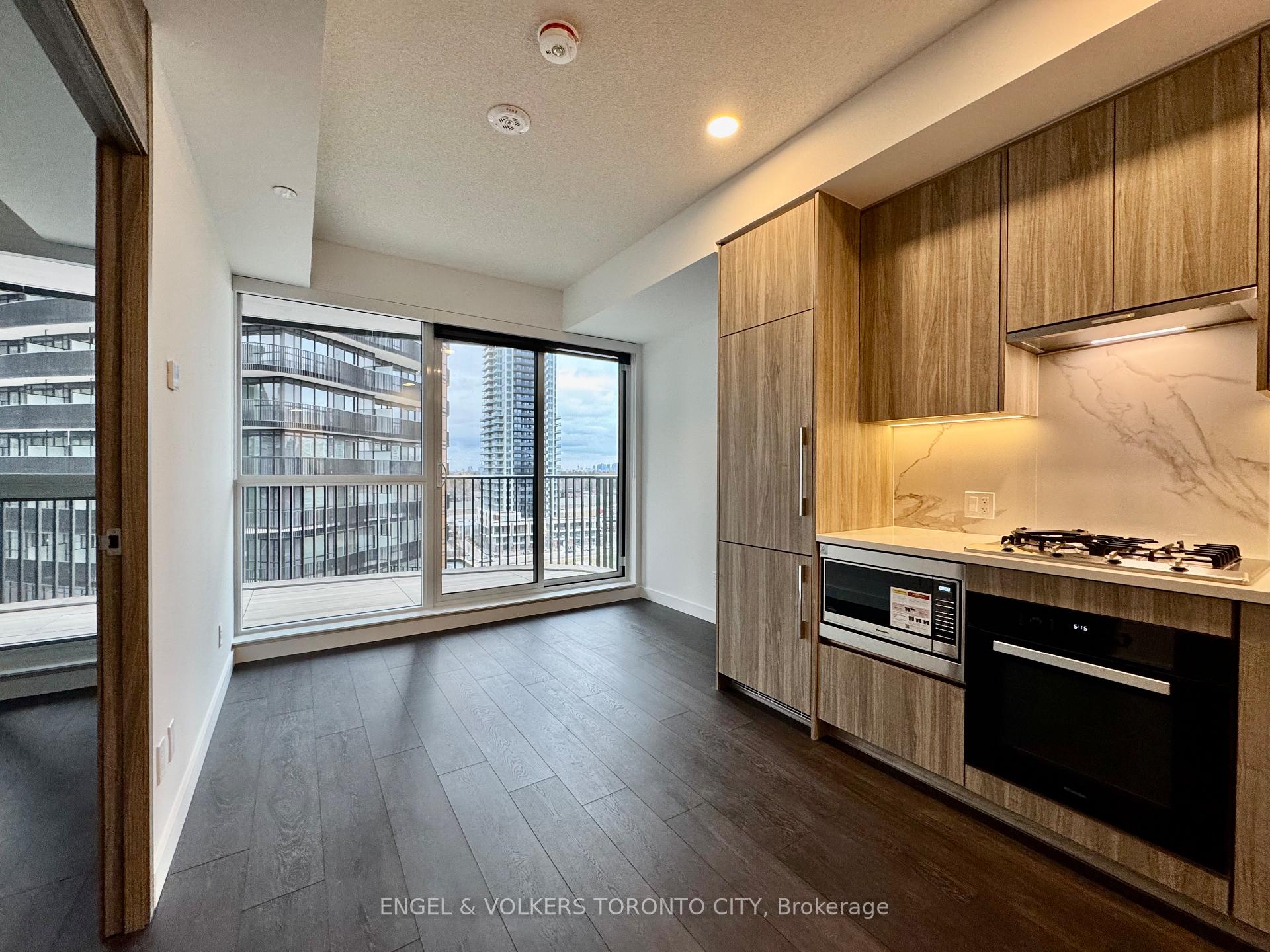 Photo 8 of Unit 1112, 75 Billes Heights, North York, Bayview Village — HOMEH