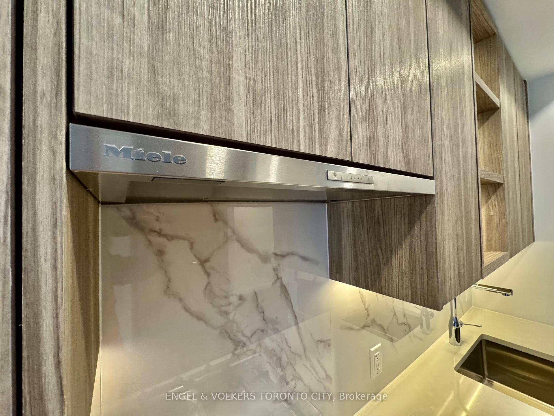 Photo 20 of Unit 1112, 75 Billes Heights, North York, Bayview Village — HOMEH
