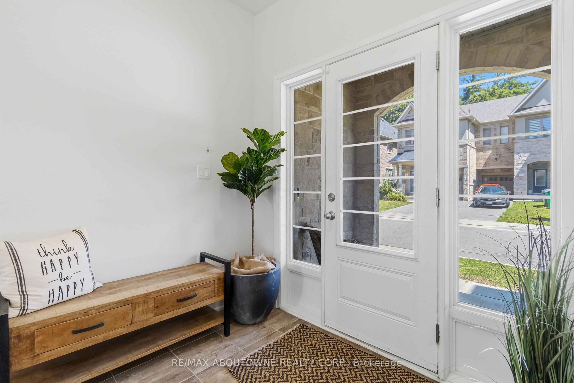 Photo 5 of 14 Summerbeam Way, Brampton, Bram West — HOMEH
