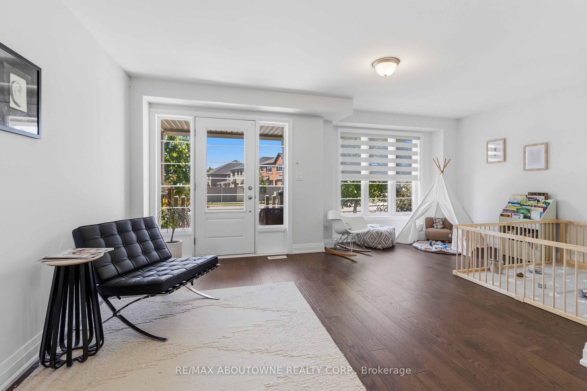 Photo 12 of 14 Summerbeam Way, Brampton, Bram West — HOMEH