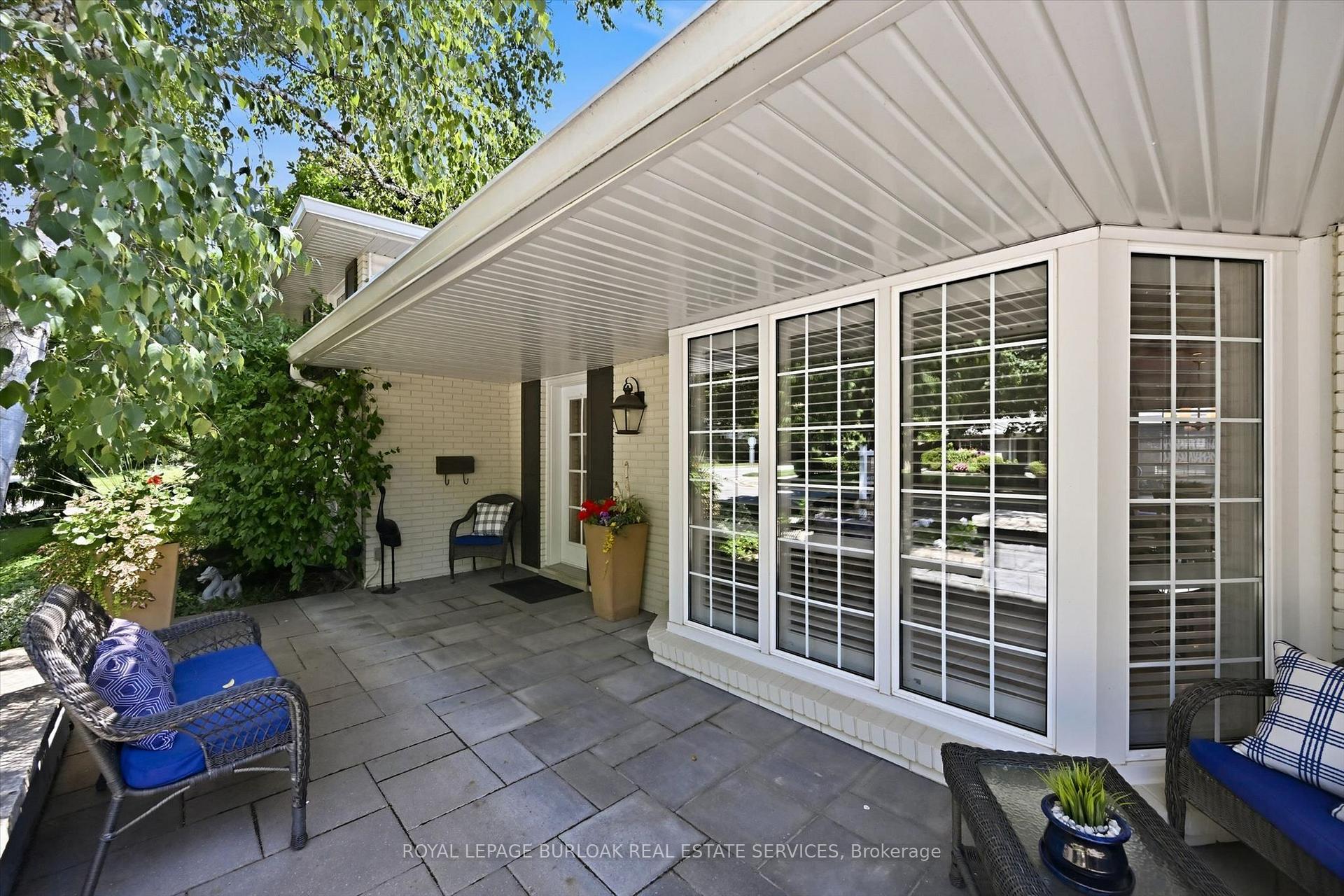 Photo 4 of 3462 Regal Road, Burlington, Roseland — HOMEH