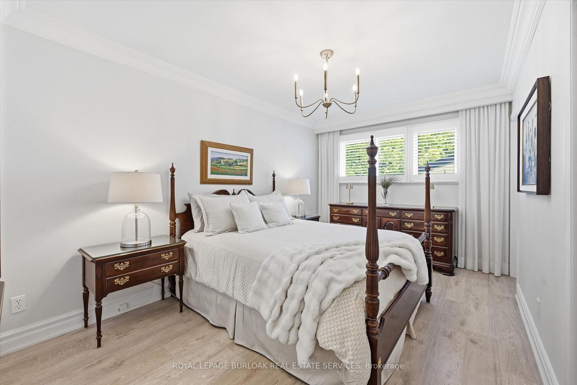 Photo 18 of 3462 Regal Road, Burlington, Roseland — HOMEH