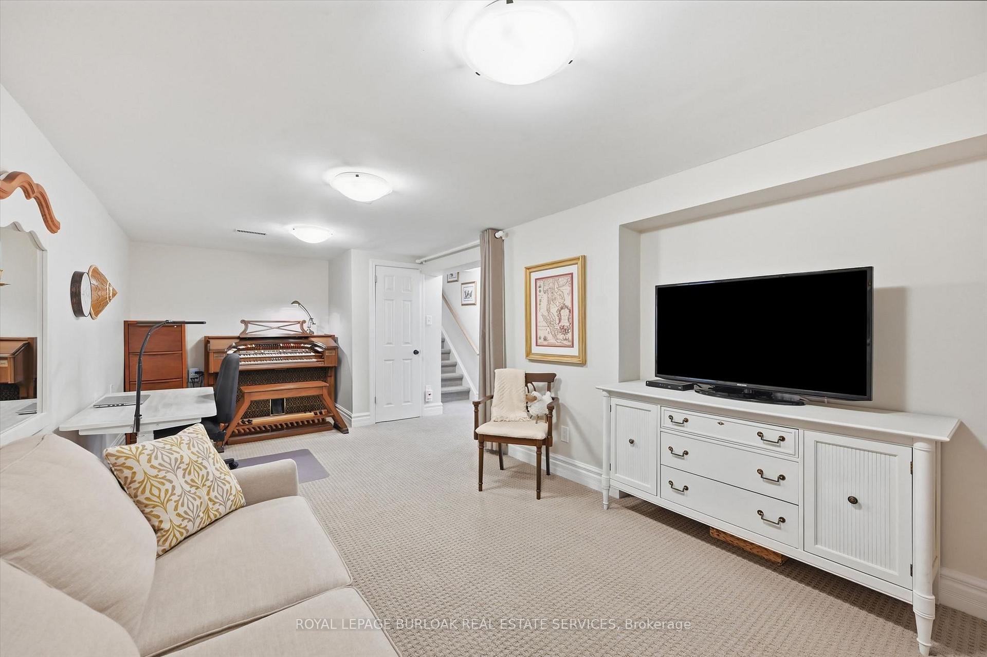 Photo 34 of 3462 Regal Road, Burlington, Roseland — HOMEH