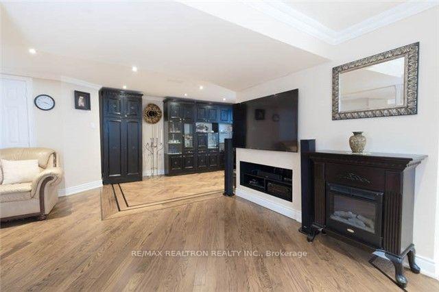 Photo 2 of 1458 Bridge Road, Oakville, West — HOMEH