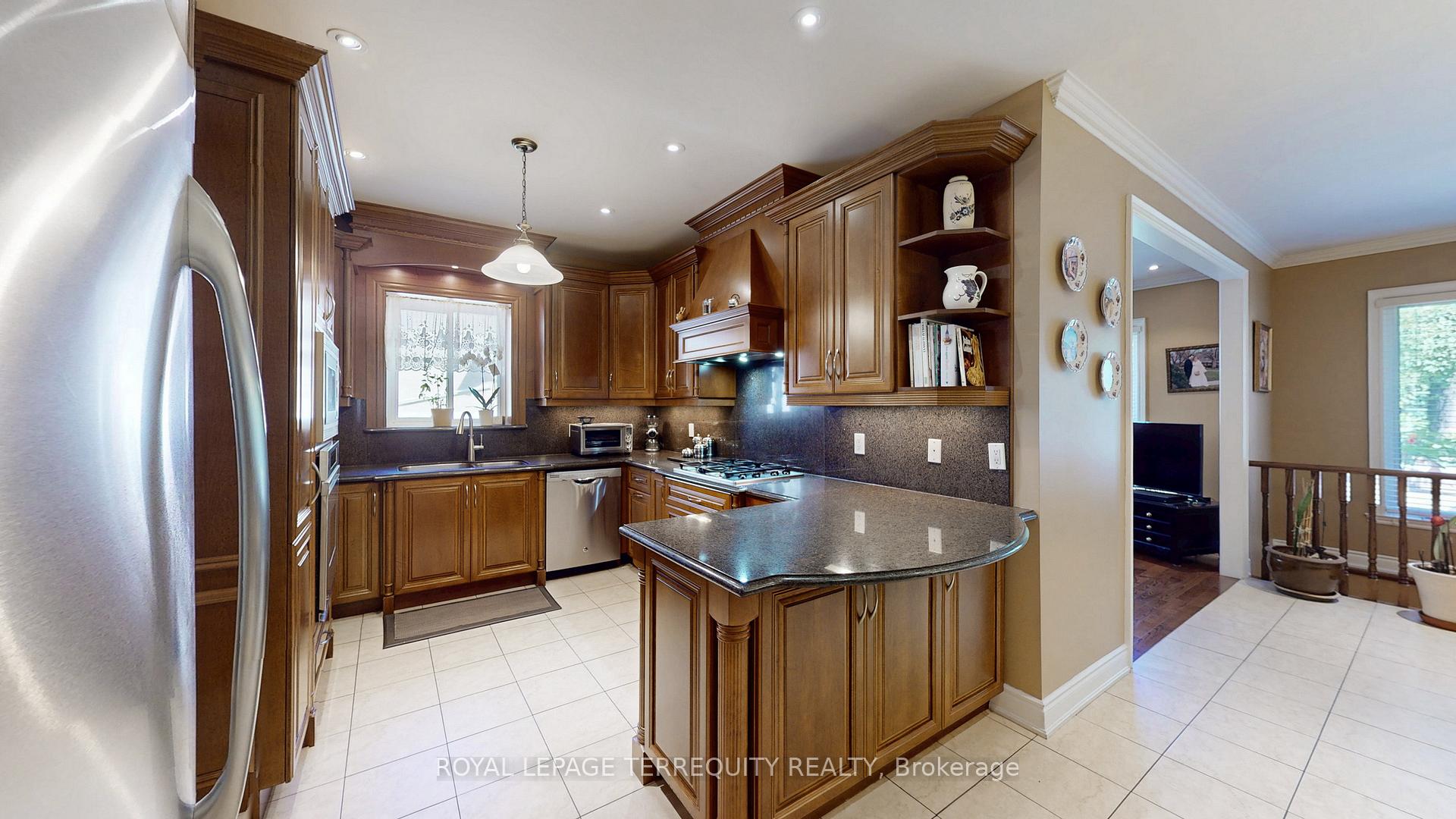 Photo 9 of 134 Hadrian Drive, Etobicoke, Elms-Old Rexdale — HOMEH