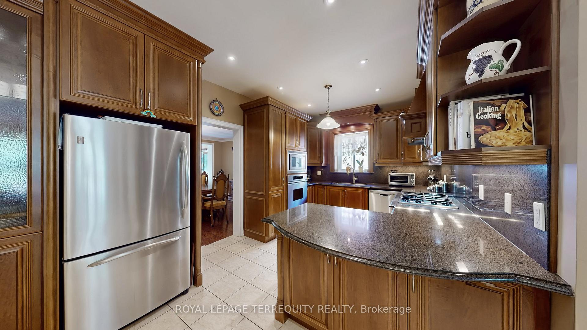 Photo 10 of 134 Hadrian Drive, Etobicoke, Elms-Old Rexdale — HOMEH