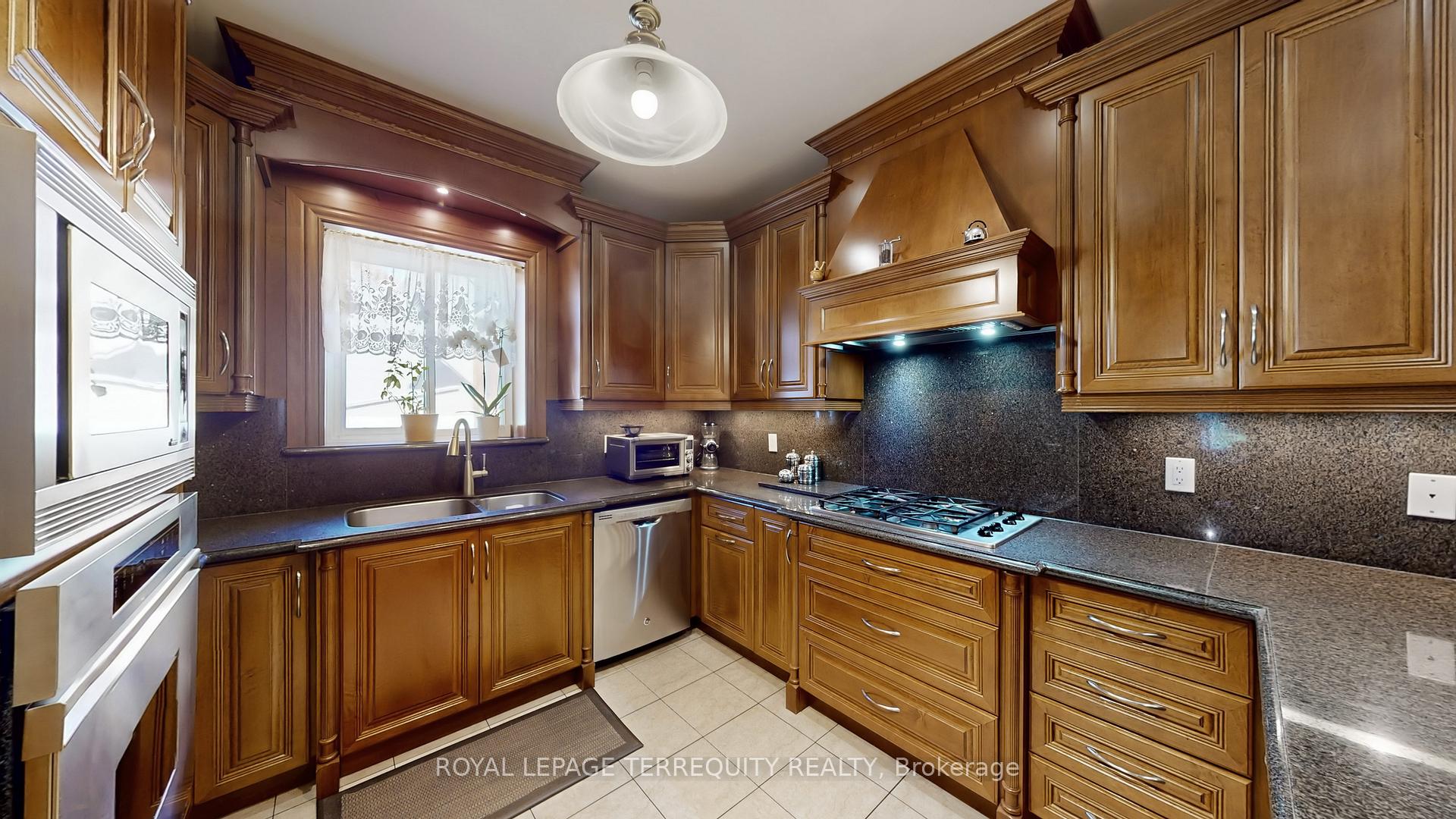 Photo 11 of 134 Hadrian Drive, Etobicoke, Elms-Old Rexdale — HOMEH